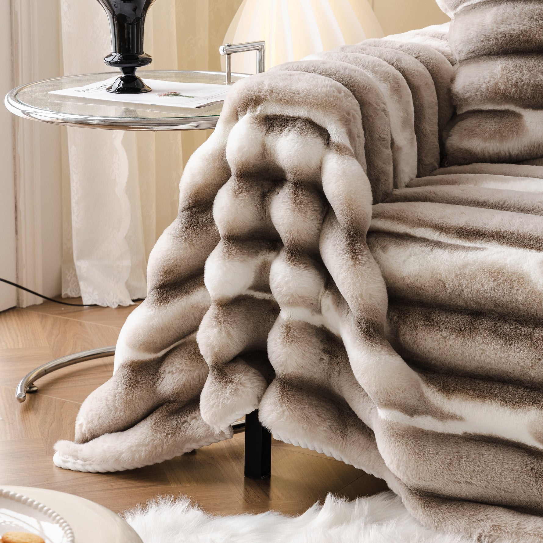 Ultra Soft Faux Fur Couch Cover – Large, Fluffy, and Elegant Sofa Throw Blanket