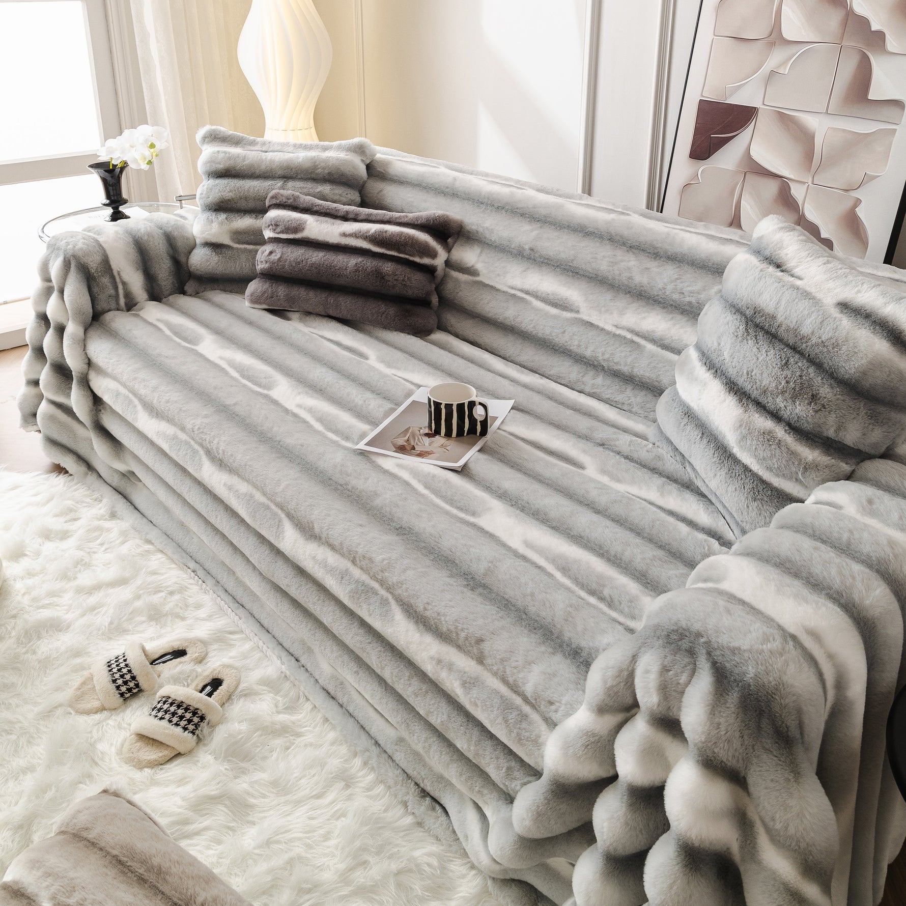Ultra Soft Faux Fur Couch Cover – Large, Fluffy, and Elegant Sofa Throw Blanket