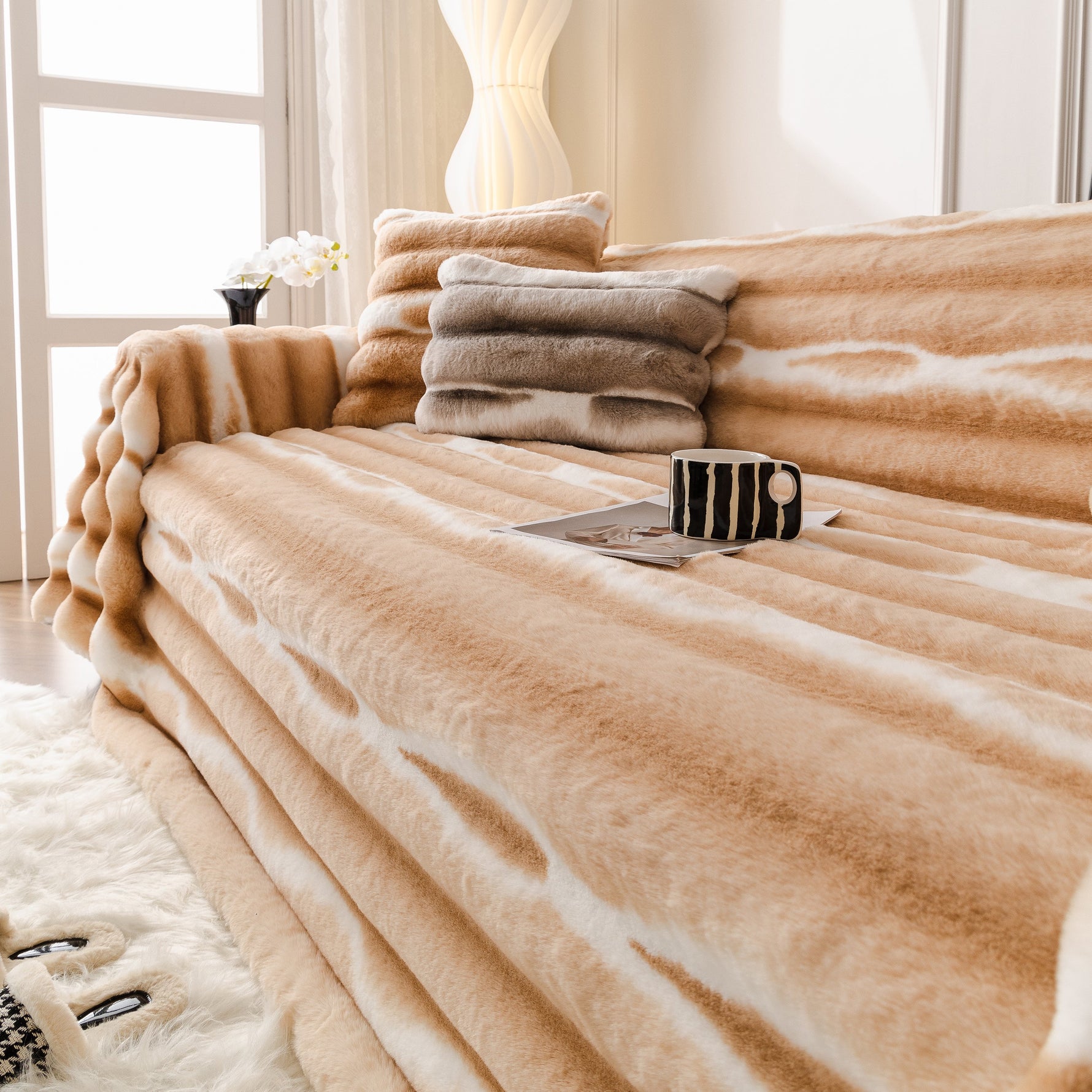 Ultra Soft Faux Fur Couch Cover – Large, Fluffy, and Elegant Sofa Throw Blanket