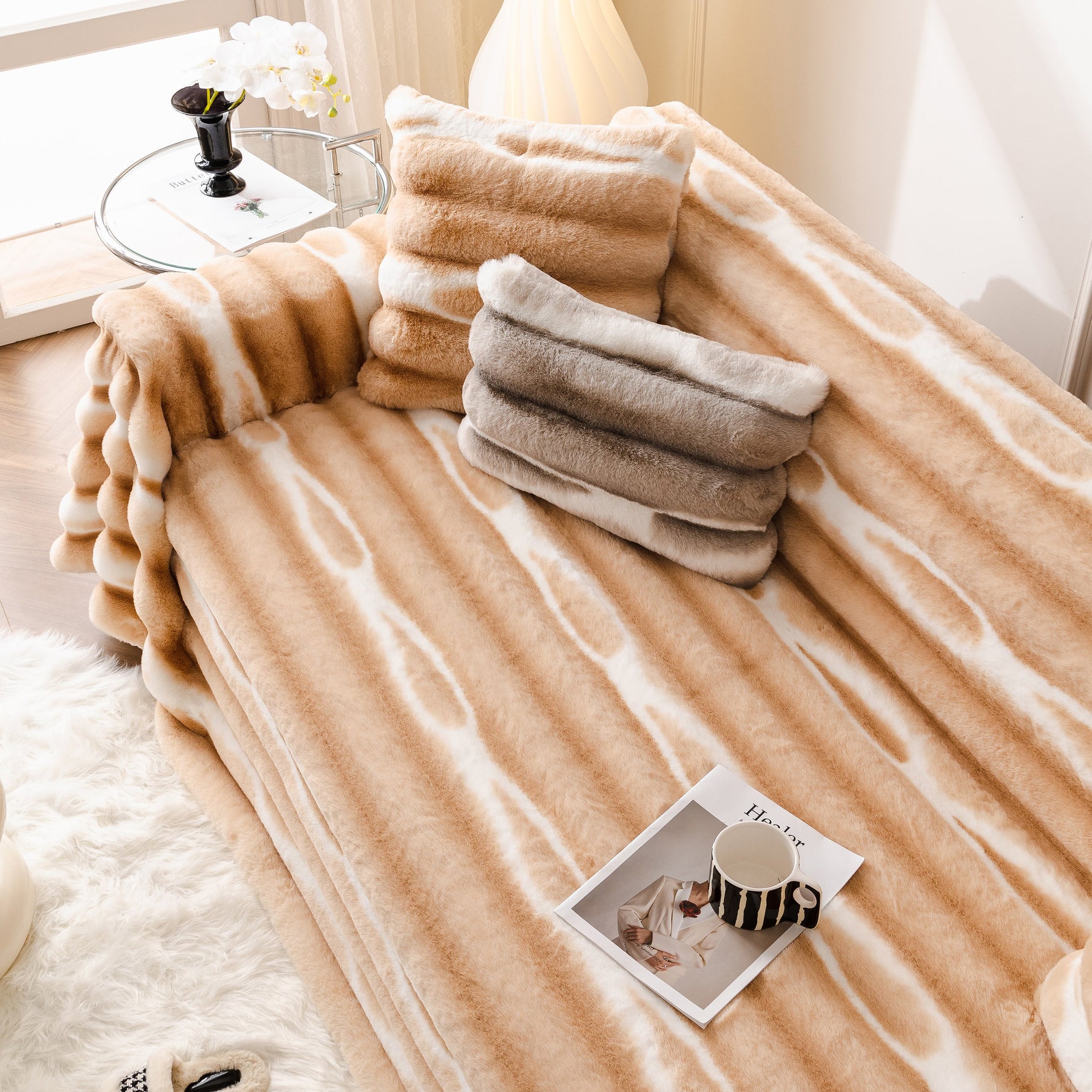 Ultra Soft Faux Fur Couch Cover – Large, Fluffy, and Elegant Sofa Throw Blanket