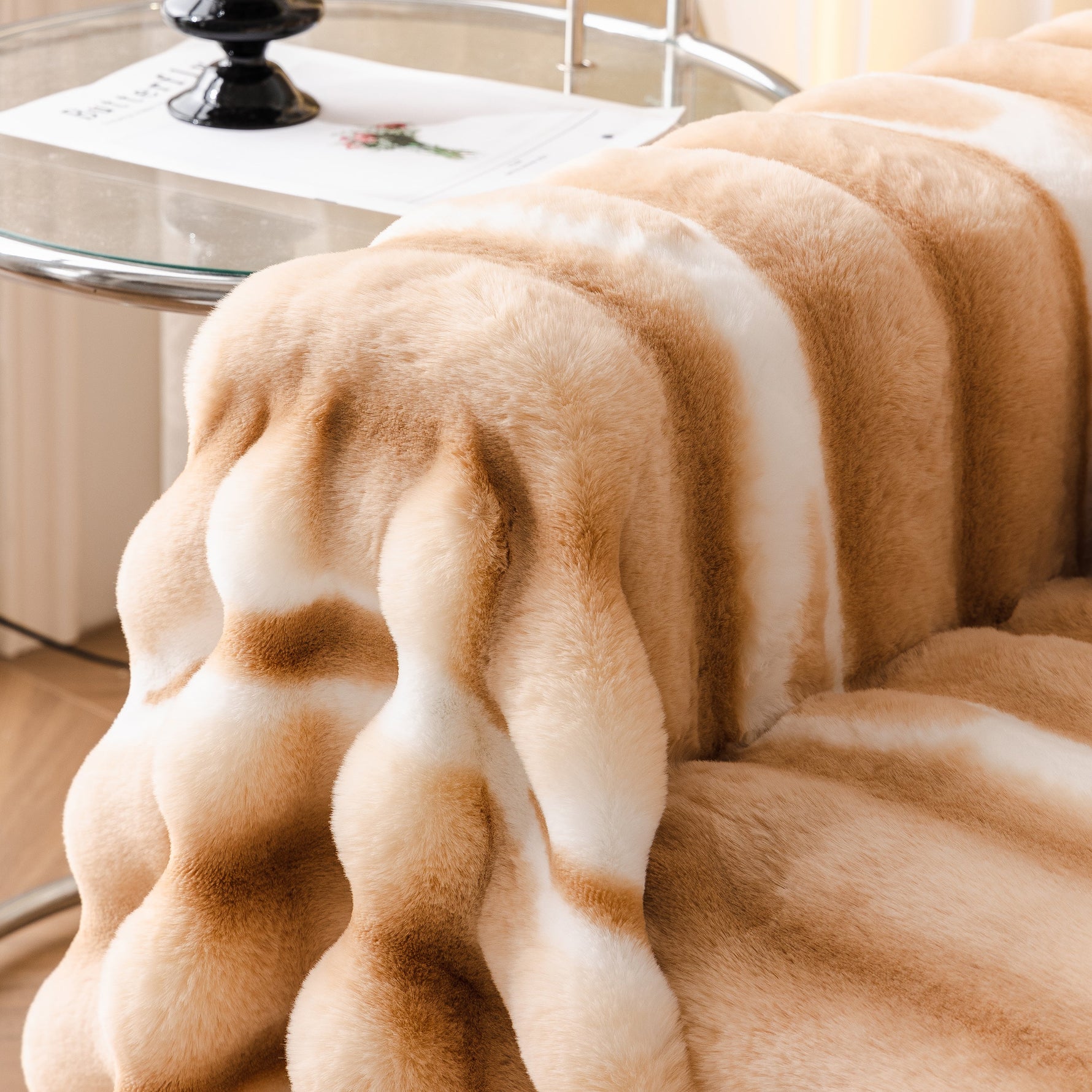 Ultra Soft Faux Fur Couch Cover – Large, Fluffy, and Elegant Sofa Throw Blanket