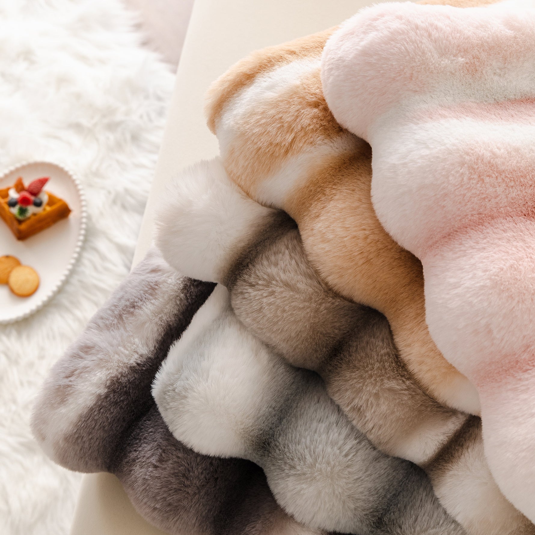 Ultra Soft Faux Fur Couch Cover – Large, Fluffy, and Elegant Sofa Throw Blanket