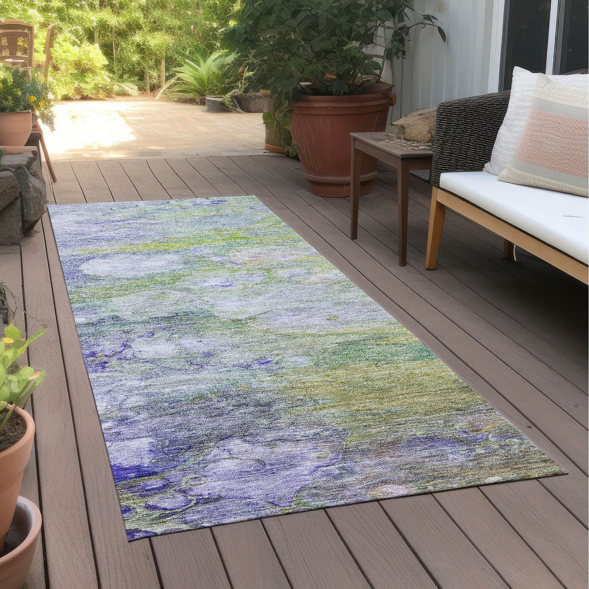 Nicotiana Machine Washable Rug