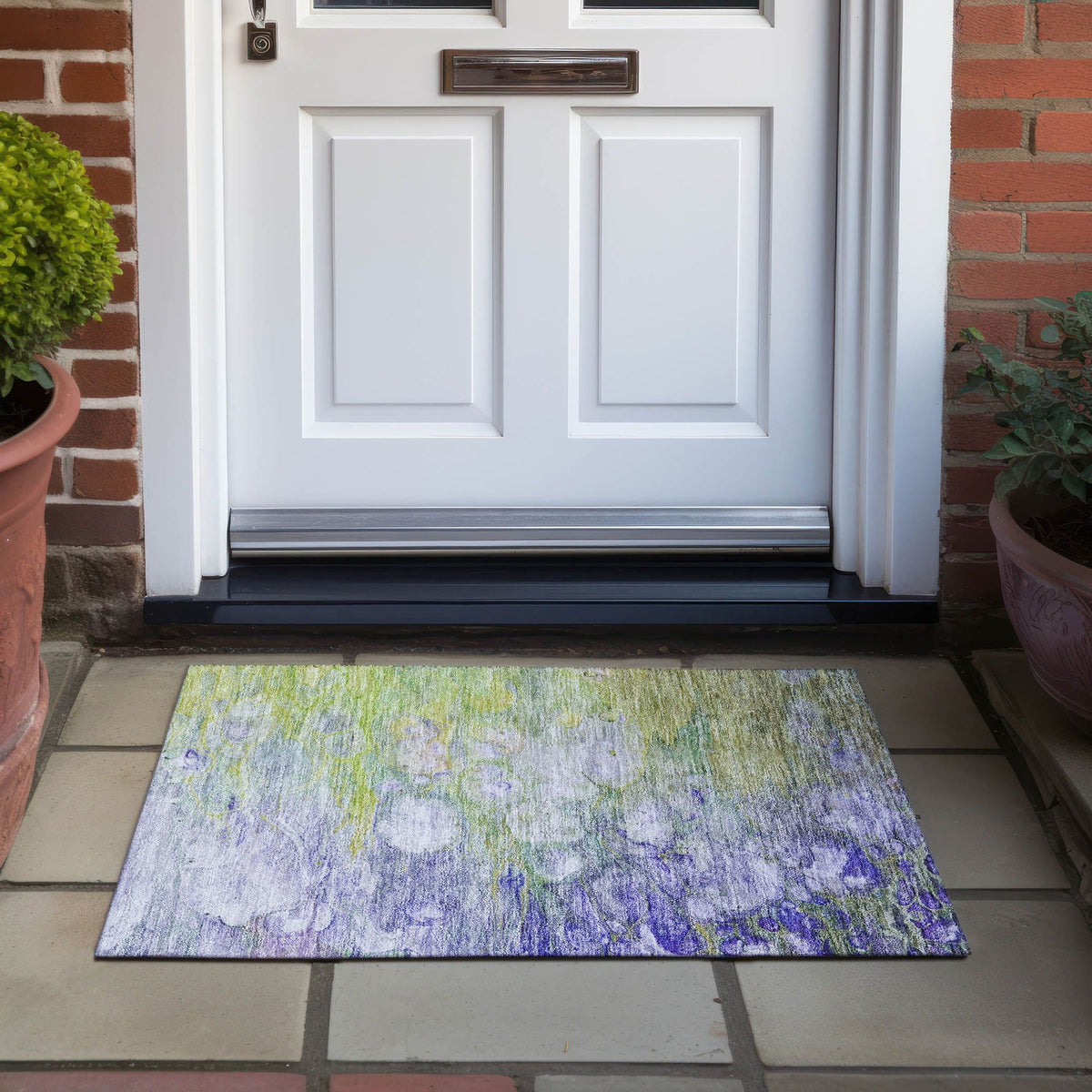 Nicotiana Machine Washable Rug