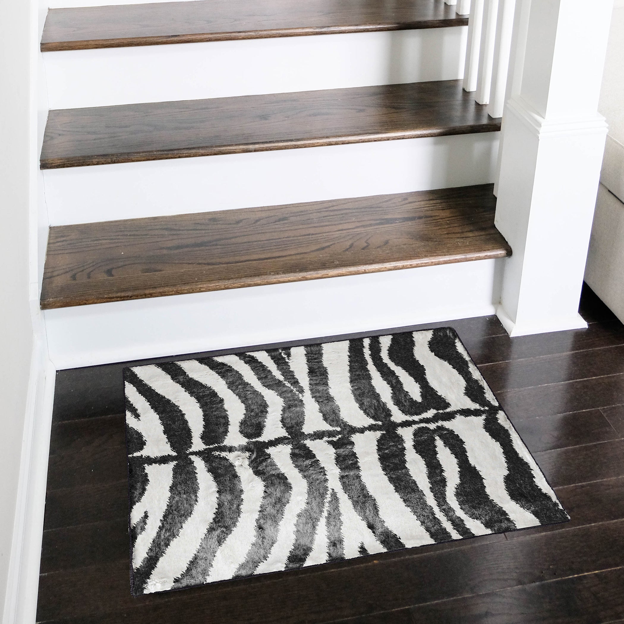 Luxury Machine Washable Casual AK1 Ivory Black Rug 1'8" x 2'6" #shape_Rectangle