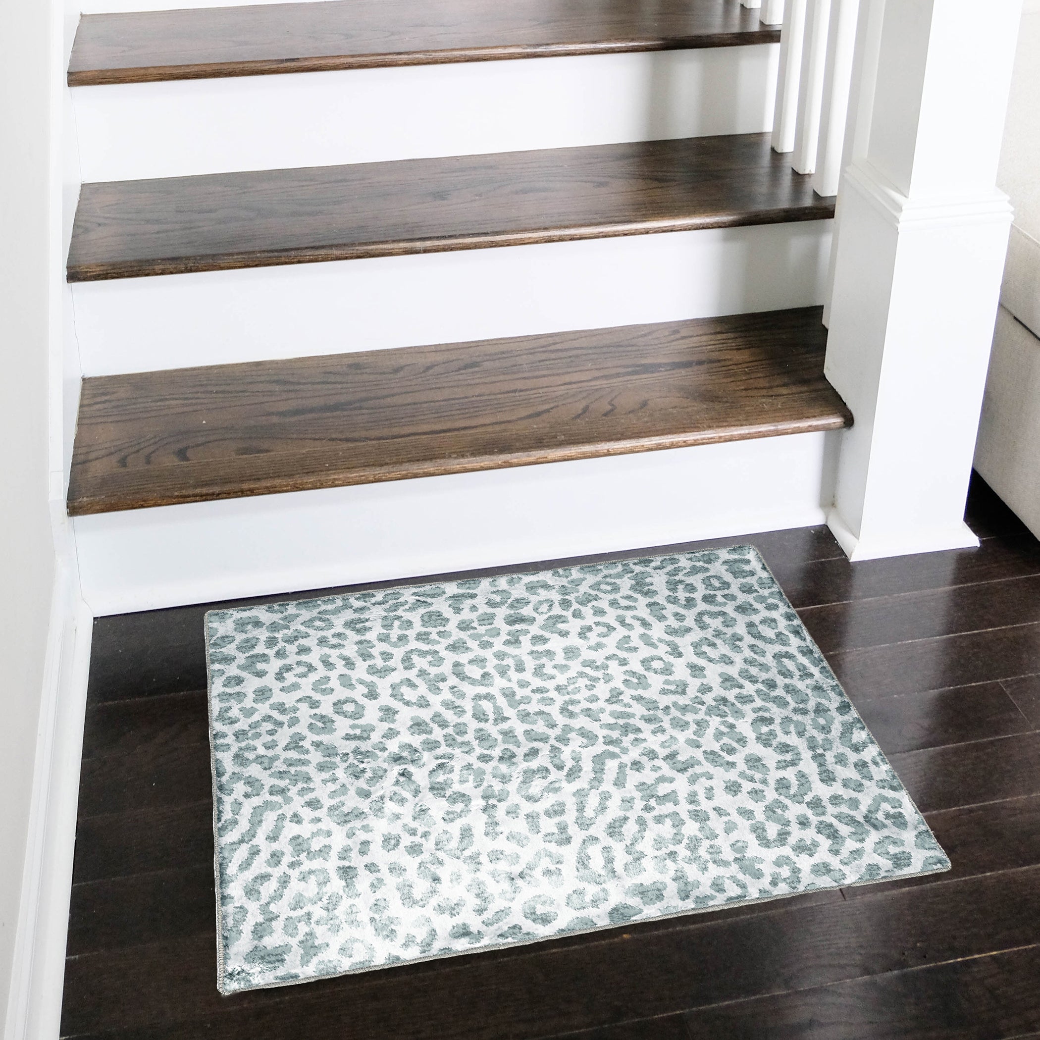Luxury Machine Washable Casual AK2 Flannel Gray Rug 1'8" x 2'6" #shape_Rectangle