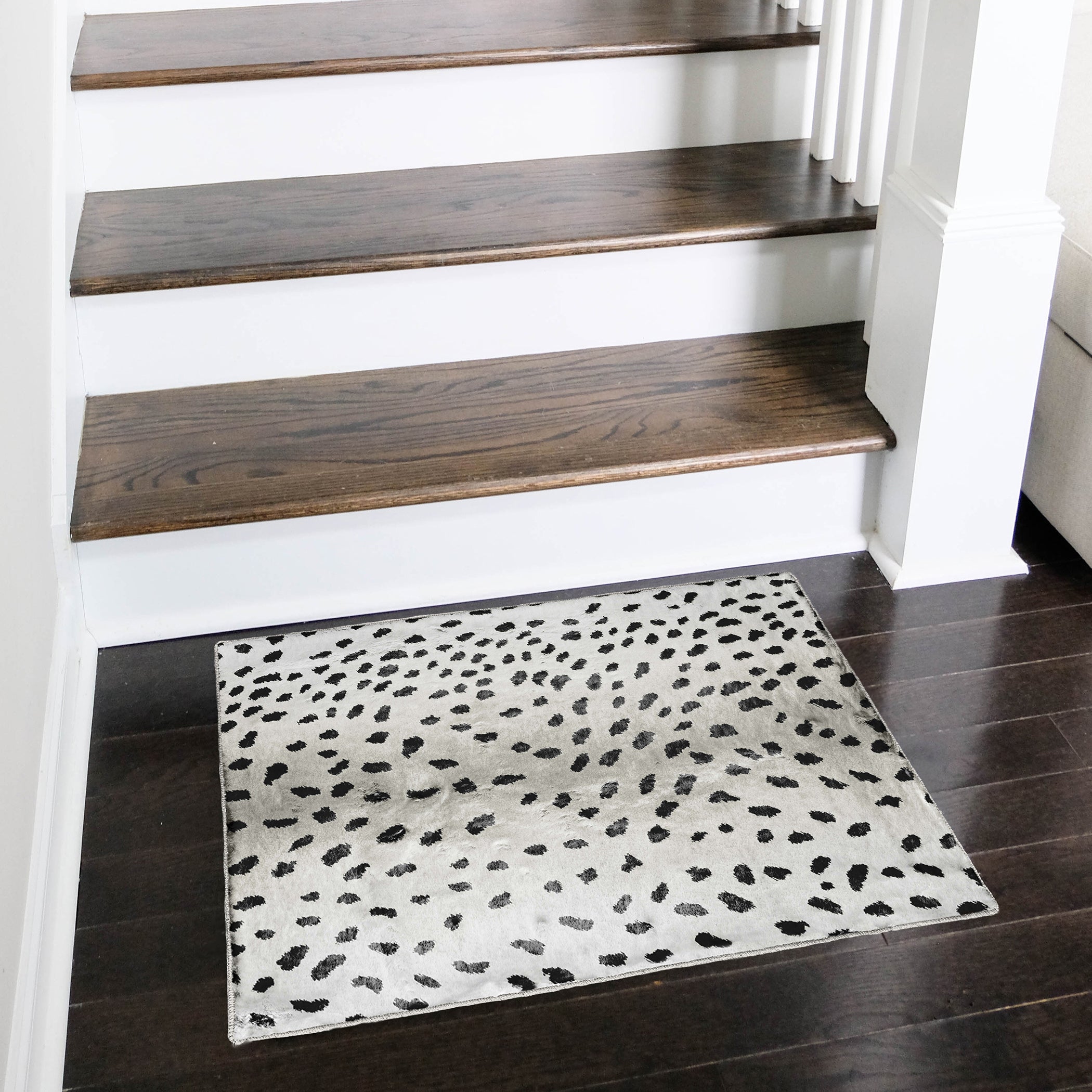 Luxury Machine Washable Casual AK3 Ivory Black Rug 1'8" x 2'6" #shape_Rectangle