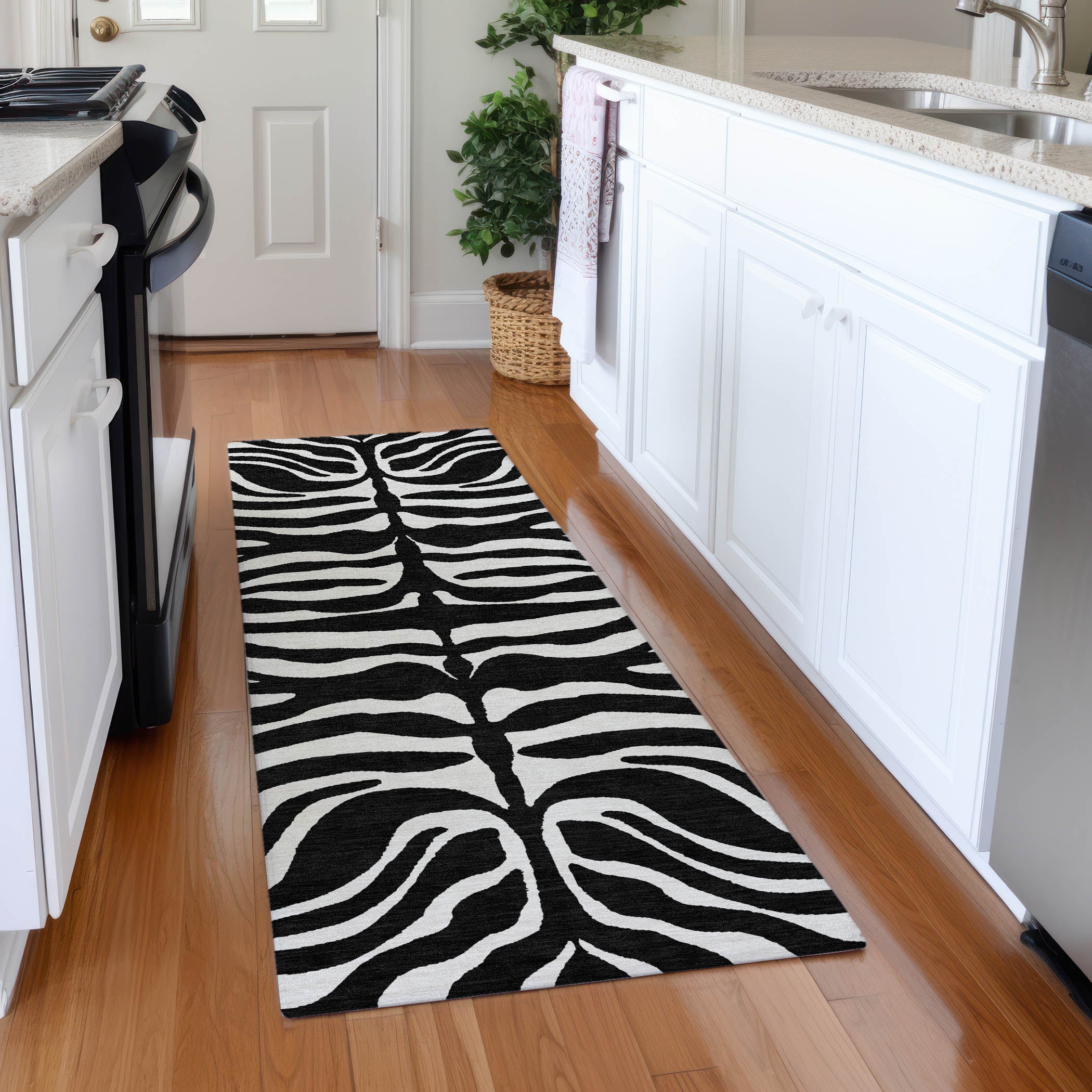 Dubrovnik Machine Washable Transitional Black Rug 2'3" x 7'6" #shape_Runner