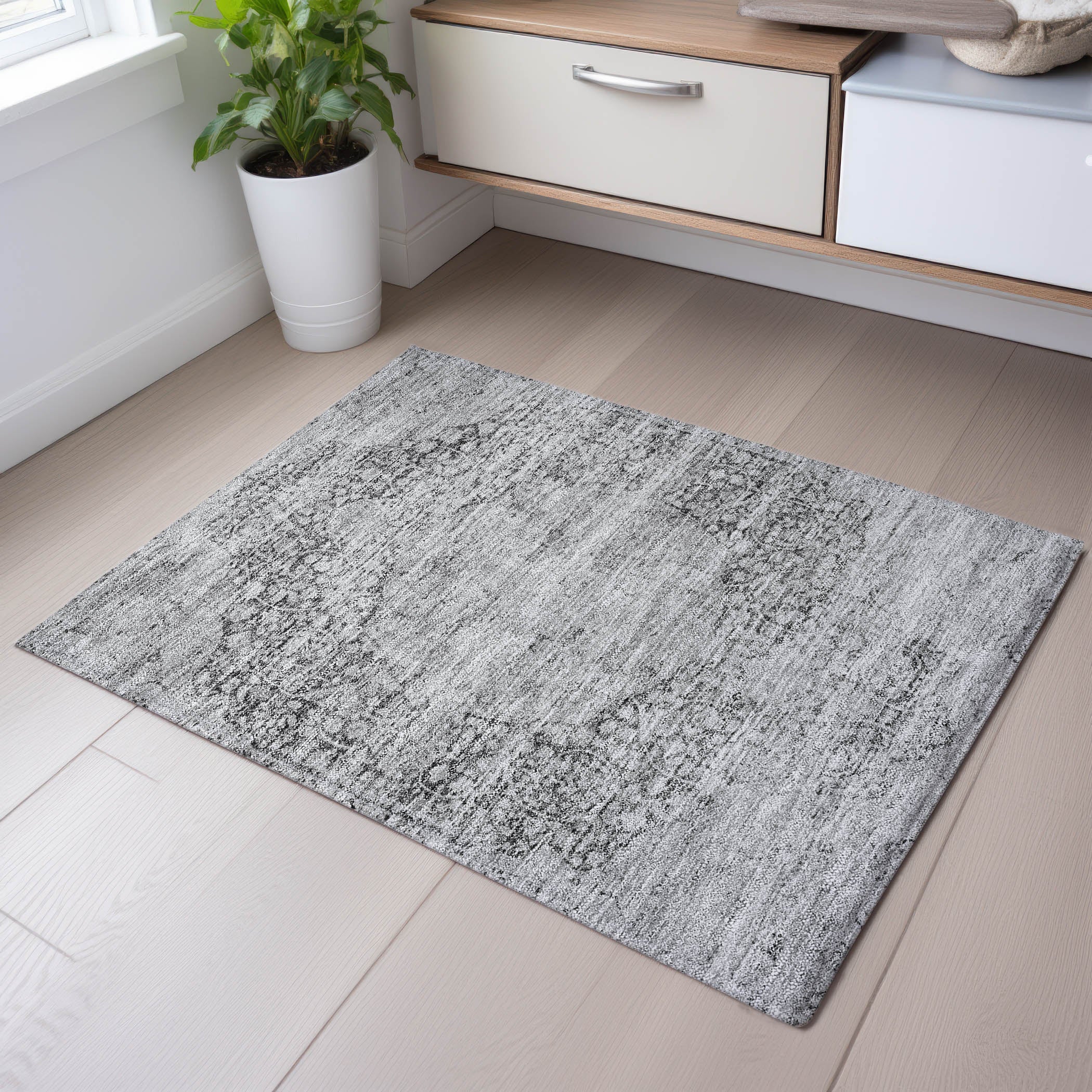 Bergen Machine Washable Traditional Gray Rug 1'8" x 2'6" #shape_Rectangle