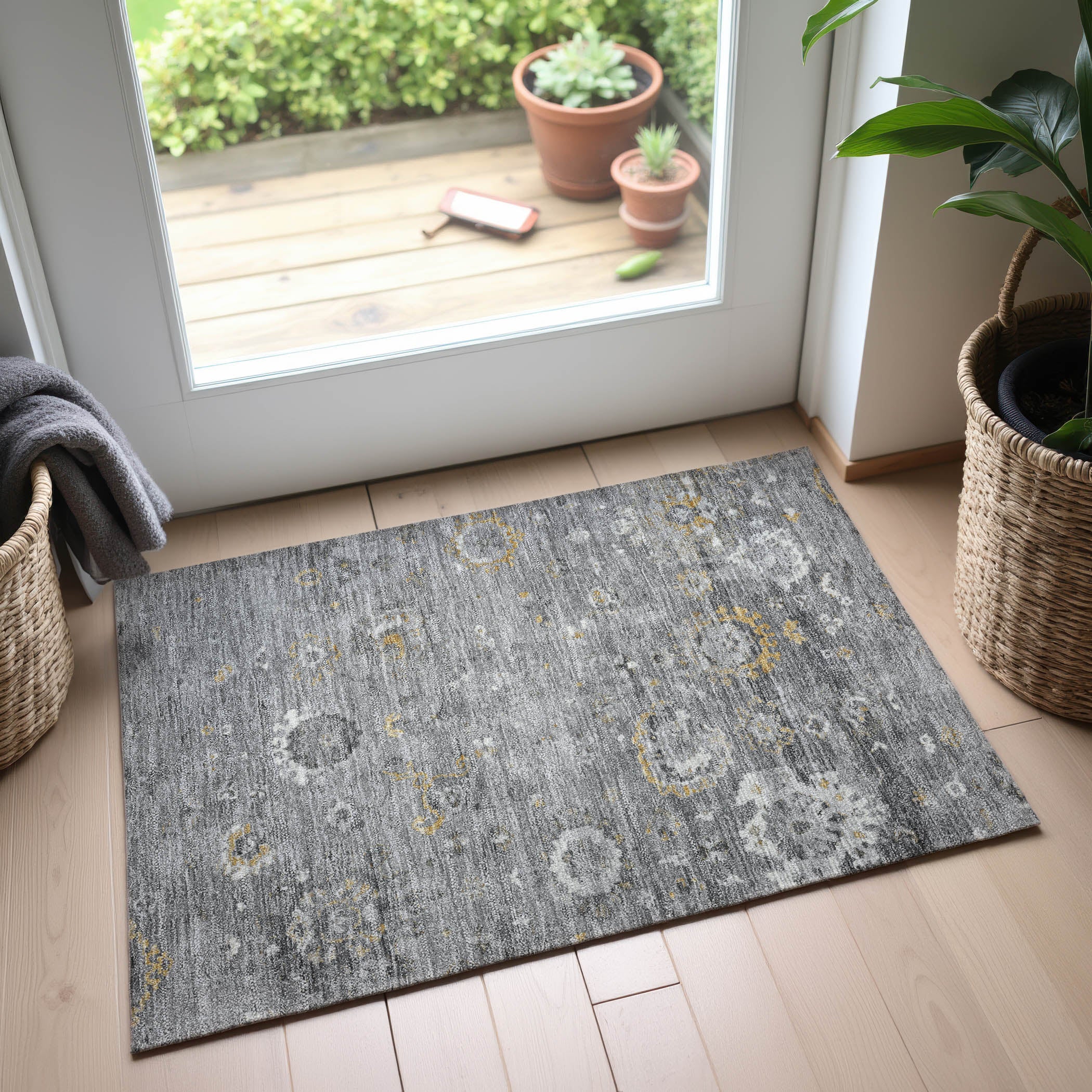 Tbilisi Machine Washable Traditional Gray Rug 1'8" x 2'6" #shape_Rectangle