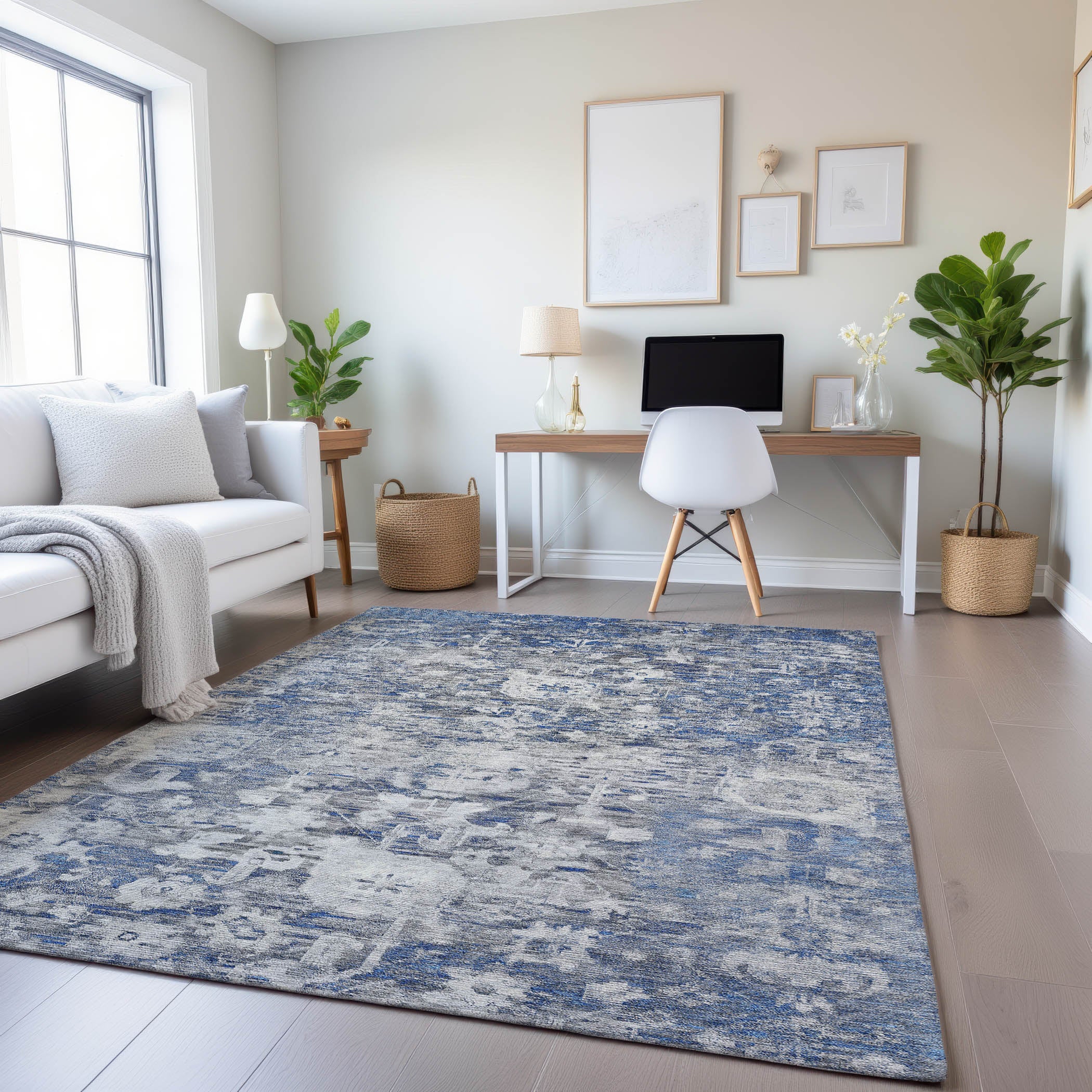 Istanbul Machine Washable Traditional Blue Rug 2'6" x 3'10" #shape_Rectangle
