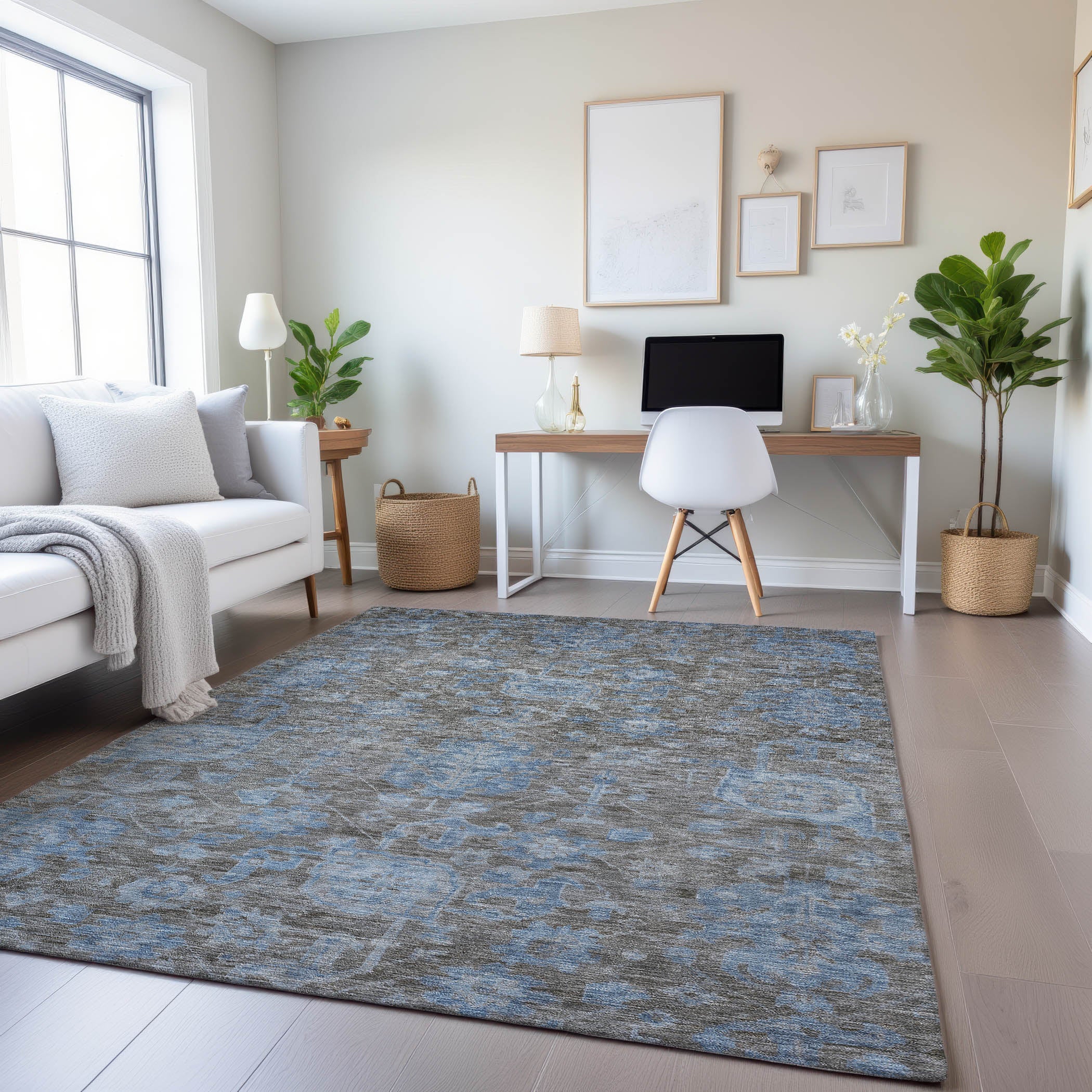 Istanbul Machine Washable Traditional Gray Rug 2'6" x 3'10" #shape_Rectangle