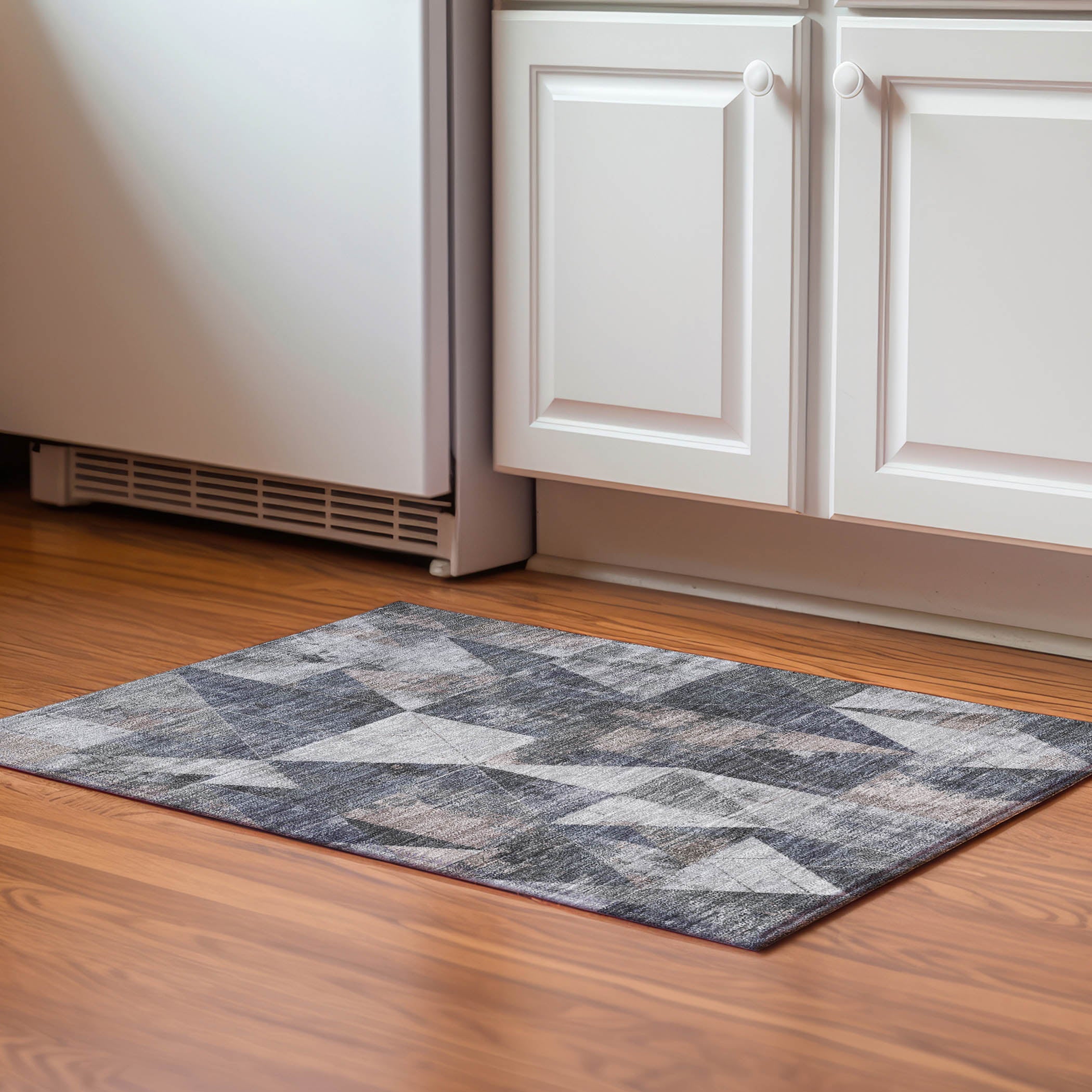 Lucerne Machine Washable Transitional Gray Rug 1'8" x 2'6" #shape_Rectangle