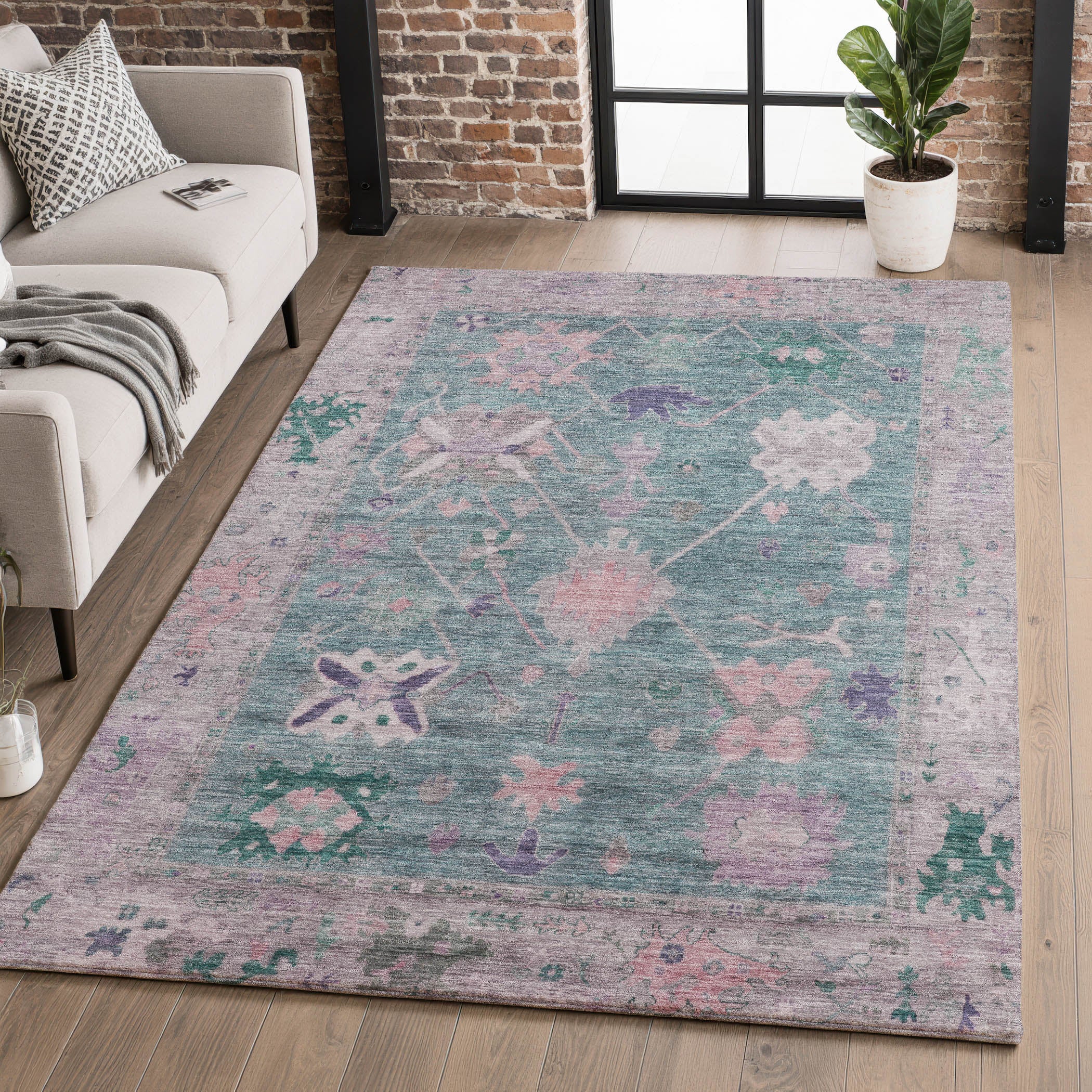 Colombo Machine Washable Traditional Green Rug 2'6" x 3'10" #shape_Rectangle