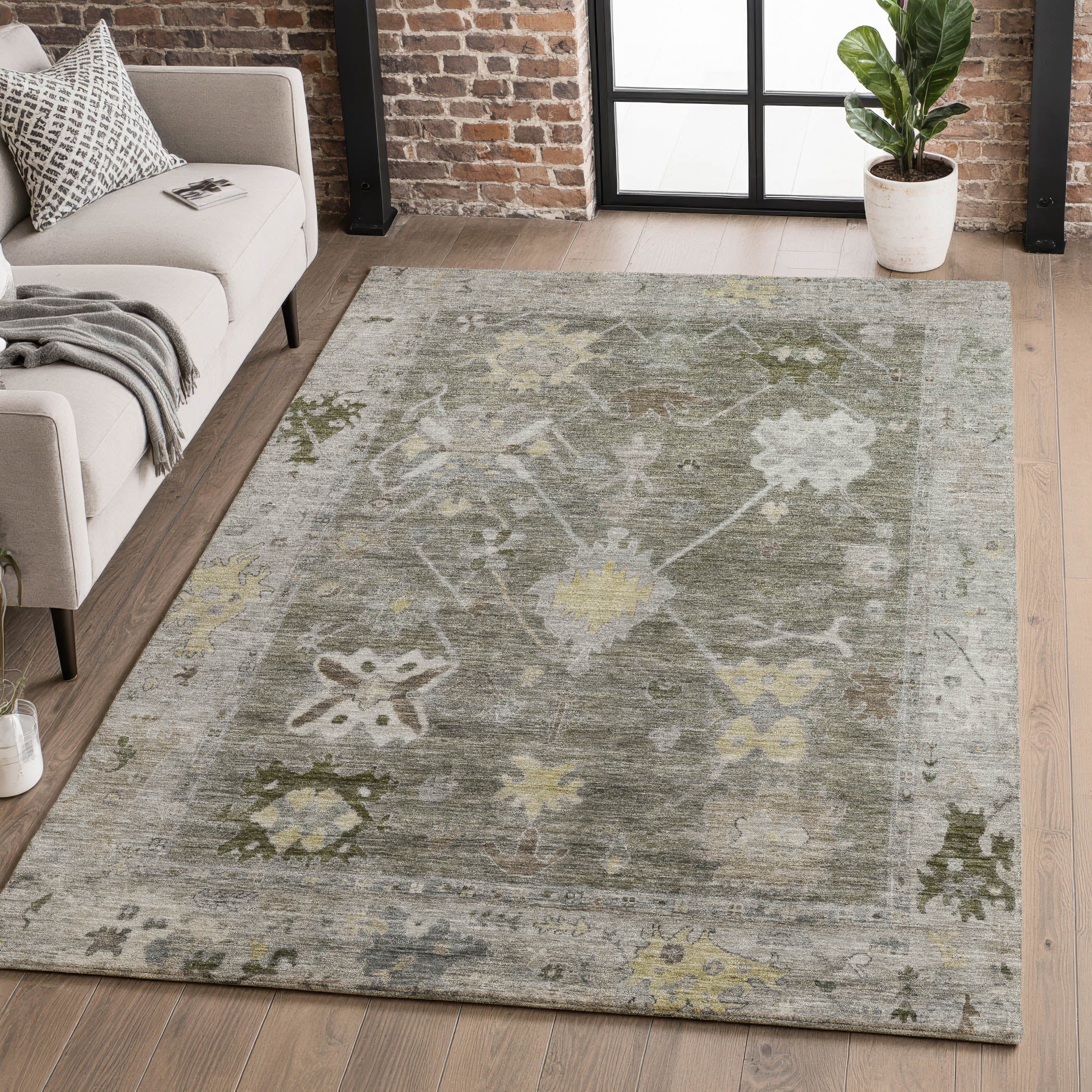 Colombo Machine Washable Traditional Pewter Gray Rug 2'6" x 3'10" #shape_Rectangle