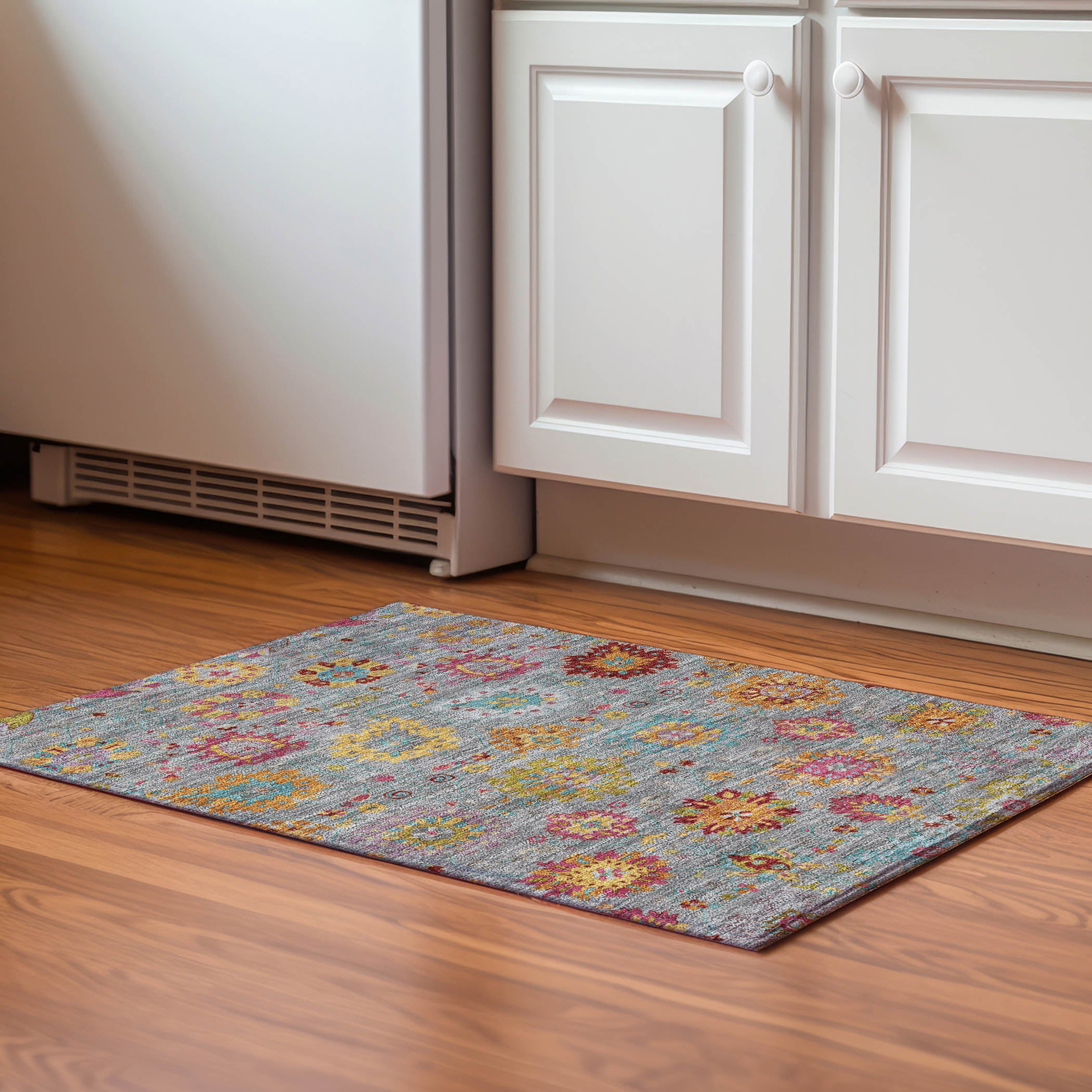Antigua Machine Washable Transitional Gray Rug 1'8" x 2'6" #shape_Rectangle