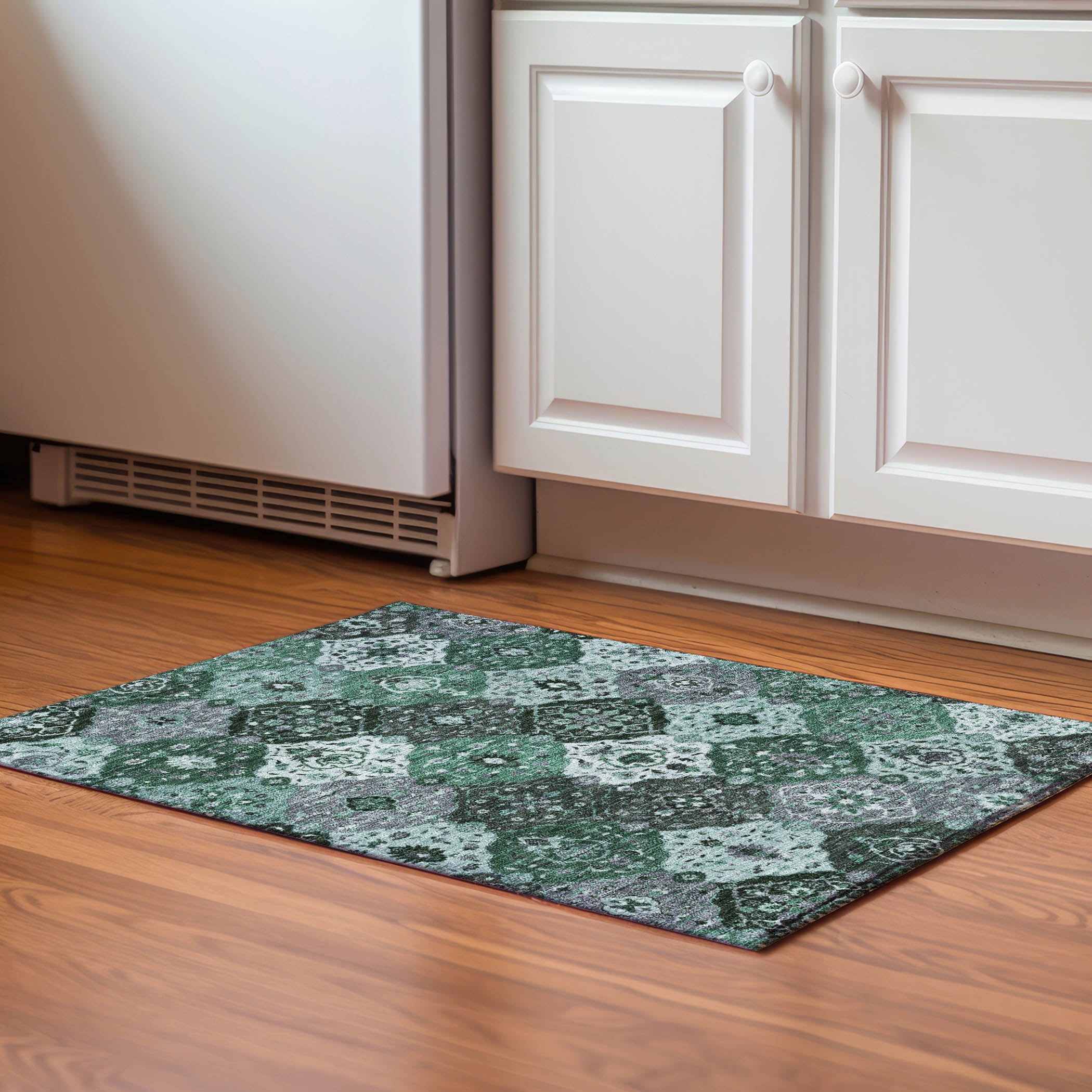 Oslo Machine Washable Transitional Green Rug 1'8" x 2'6" #shape_Rectangle