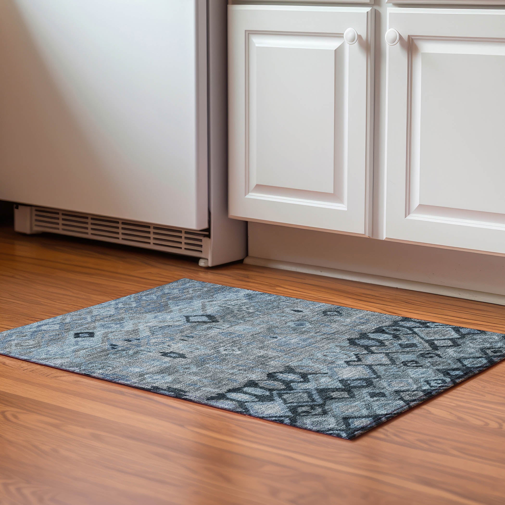 Lucerne Machine Washable Transitional Gray Rug 1'8" x 2'6" #shape_Rectangle