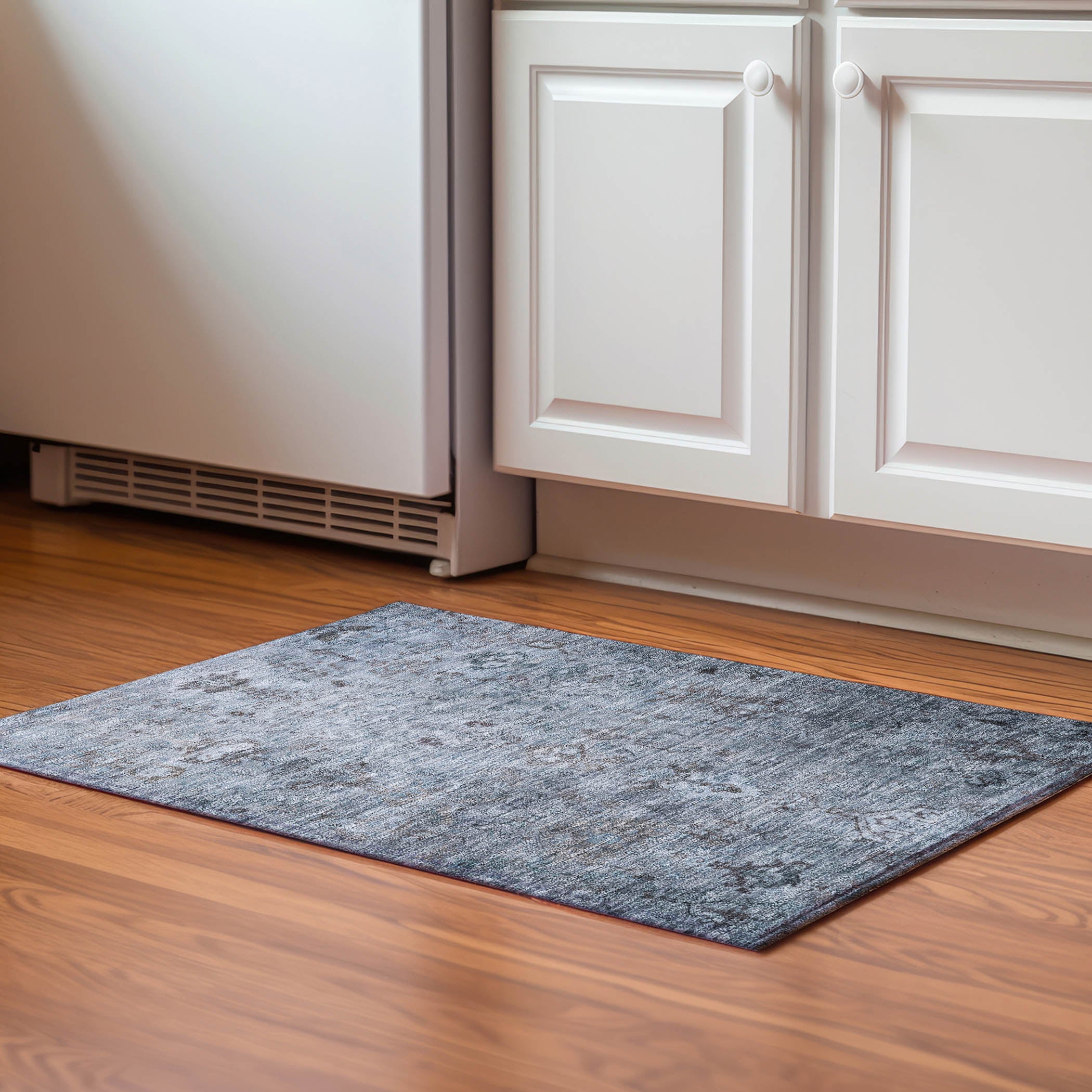 Istanbul Machine Washable Traditional Blue Rug 1'8" x 2'6" #shape_Rectangle