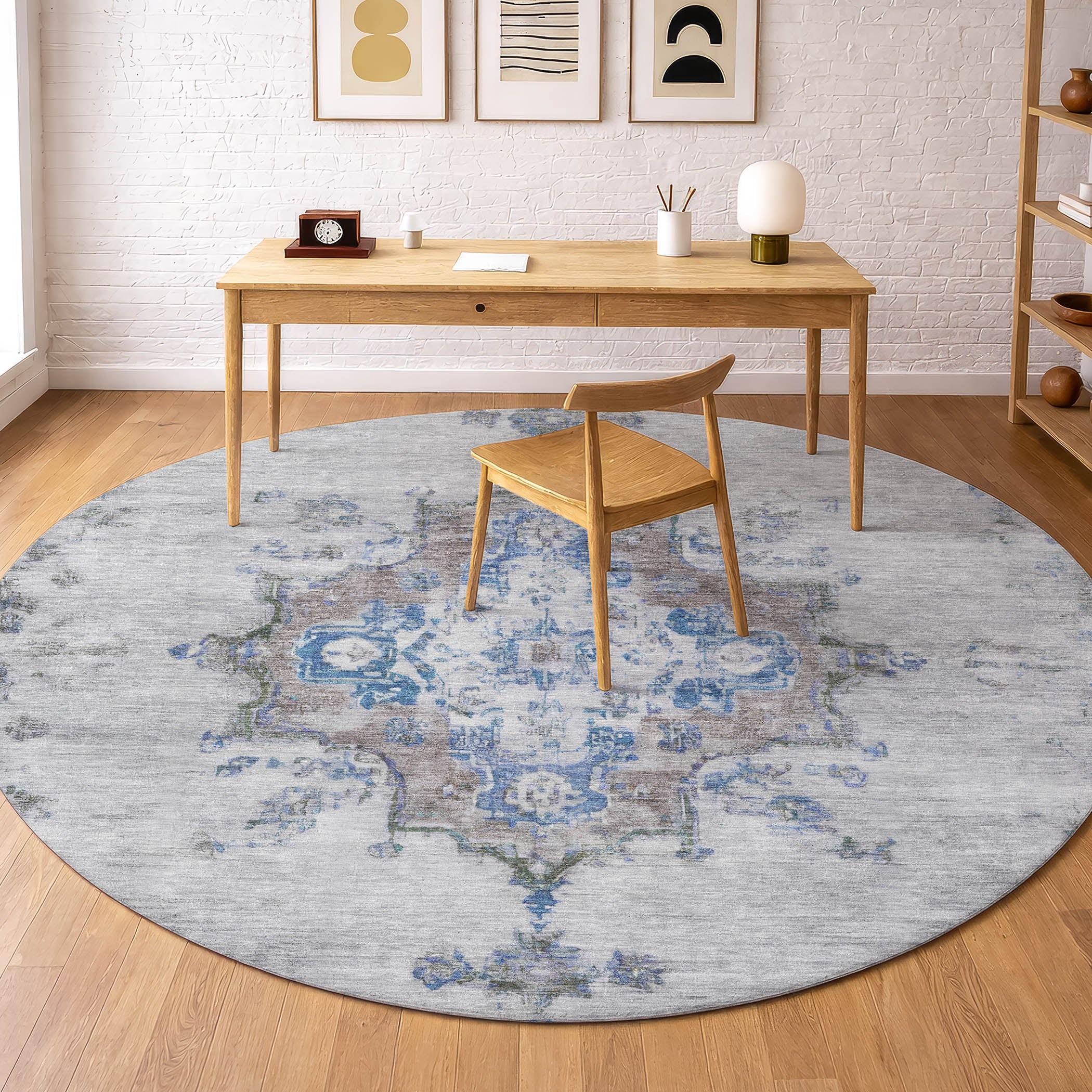 Kotor Machine Washable Traditional Silver Gray Rug 8' x 8' #shape_Round