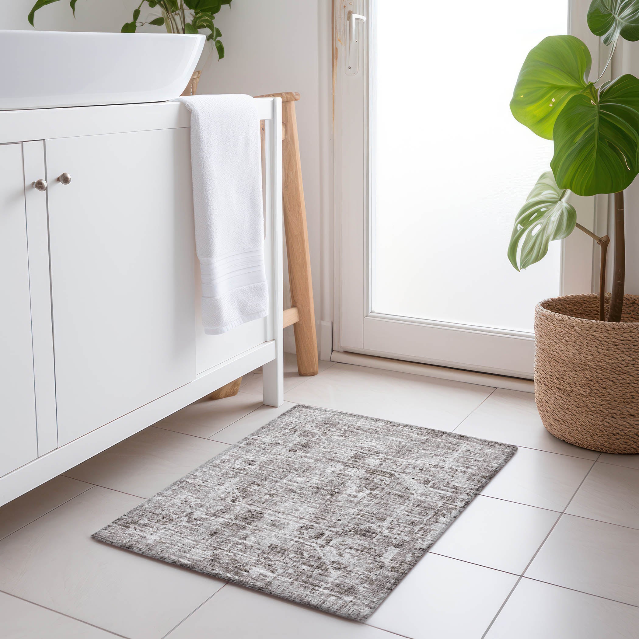 Bangkok Machine Washable Traditional Mocha Brown Rug 1'8" x 2'6" #shape_Rectangle