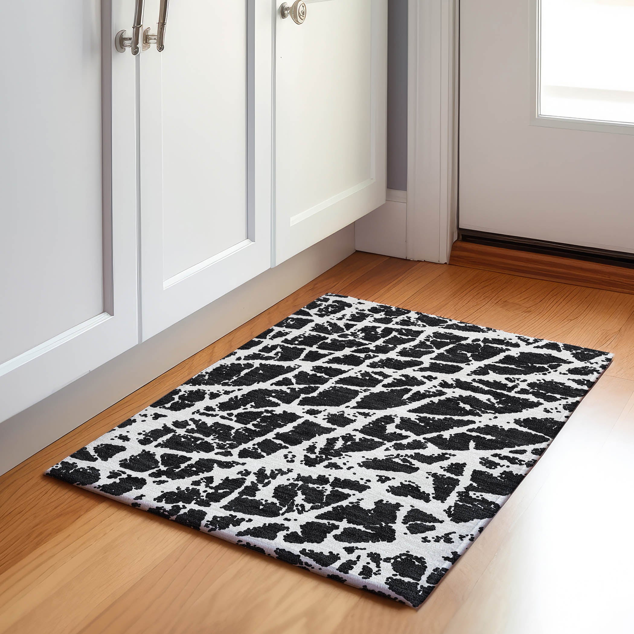 Siena Machine Washable Transitional Black Rug 1'8" x 2'6" #shape_Rectangle