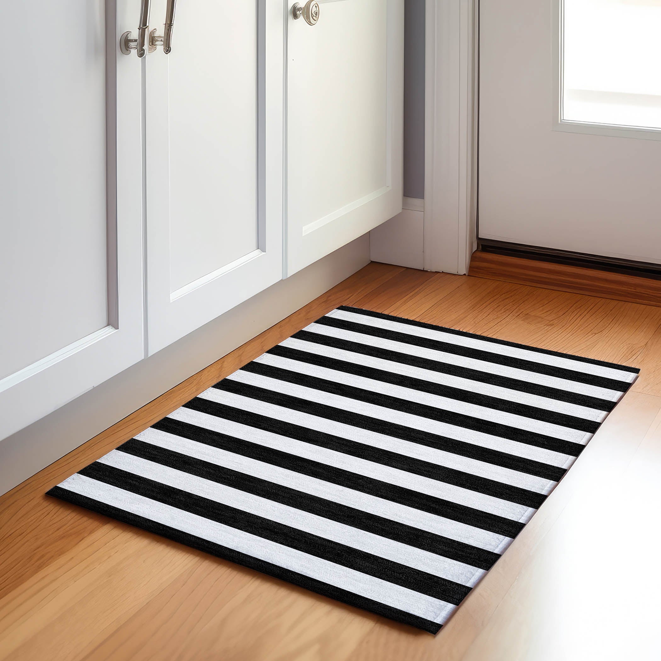 Budapest Machine Washable Transitional Black Rug 1'8" x 2'6" #shape_Rectangle
