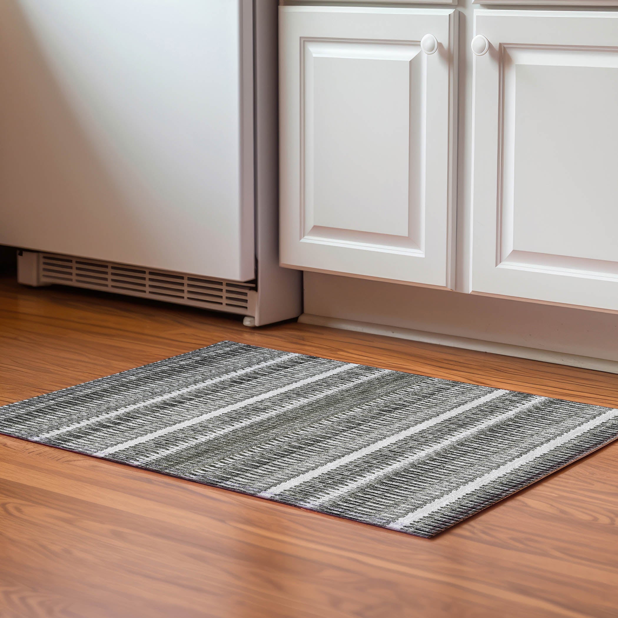 Lucerne Machine Washable Transitional Gray Rug 1'8" x 2'6" #shape_Rectangle