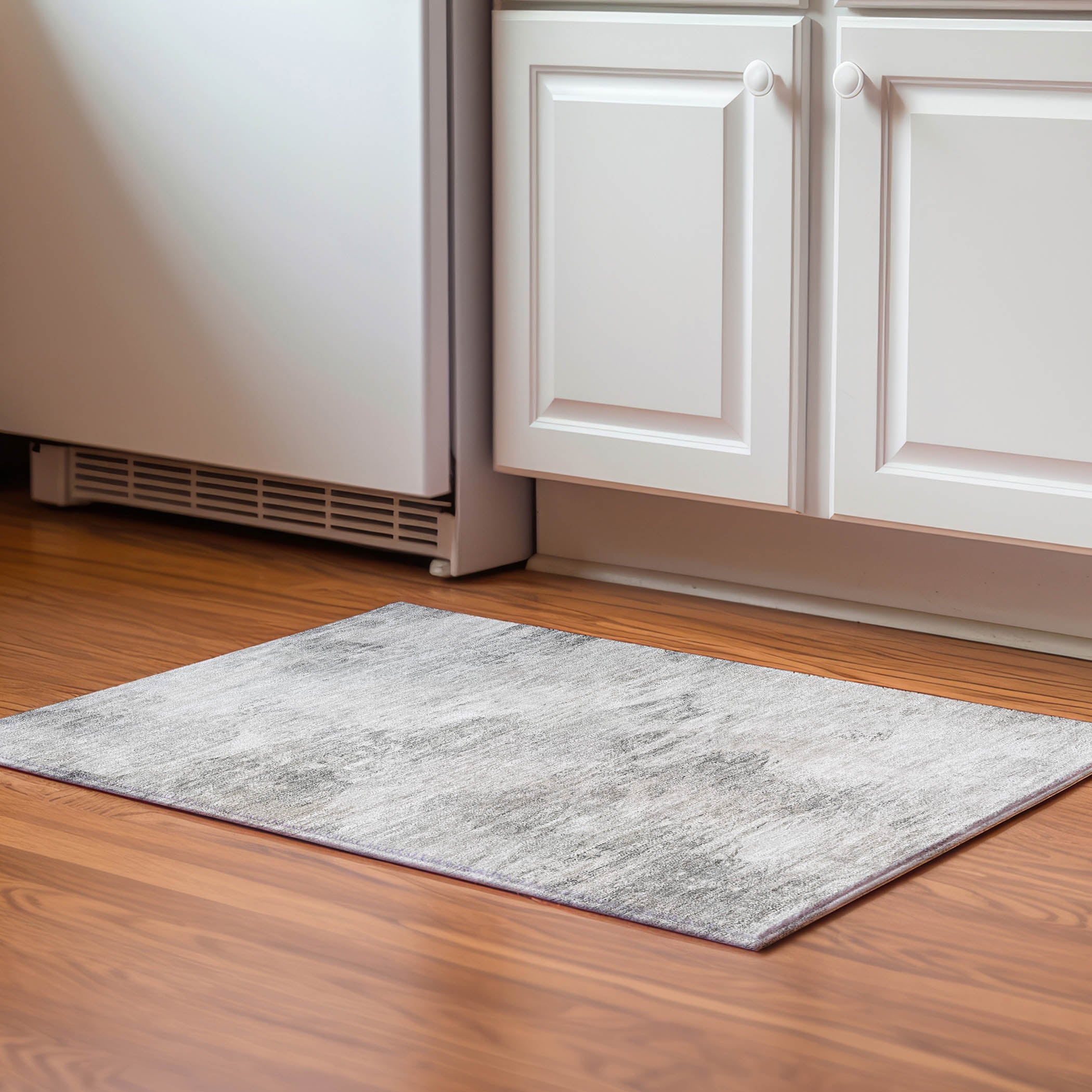 Mdina Machine Washable Transitional Silver Gray Rug 1'8" x 2'6" #shape_Rectangle
