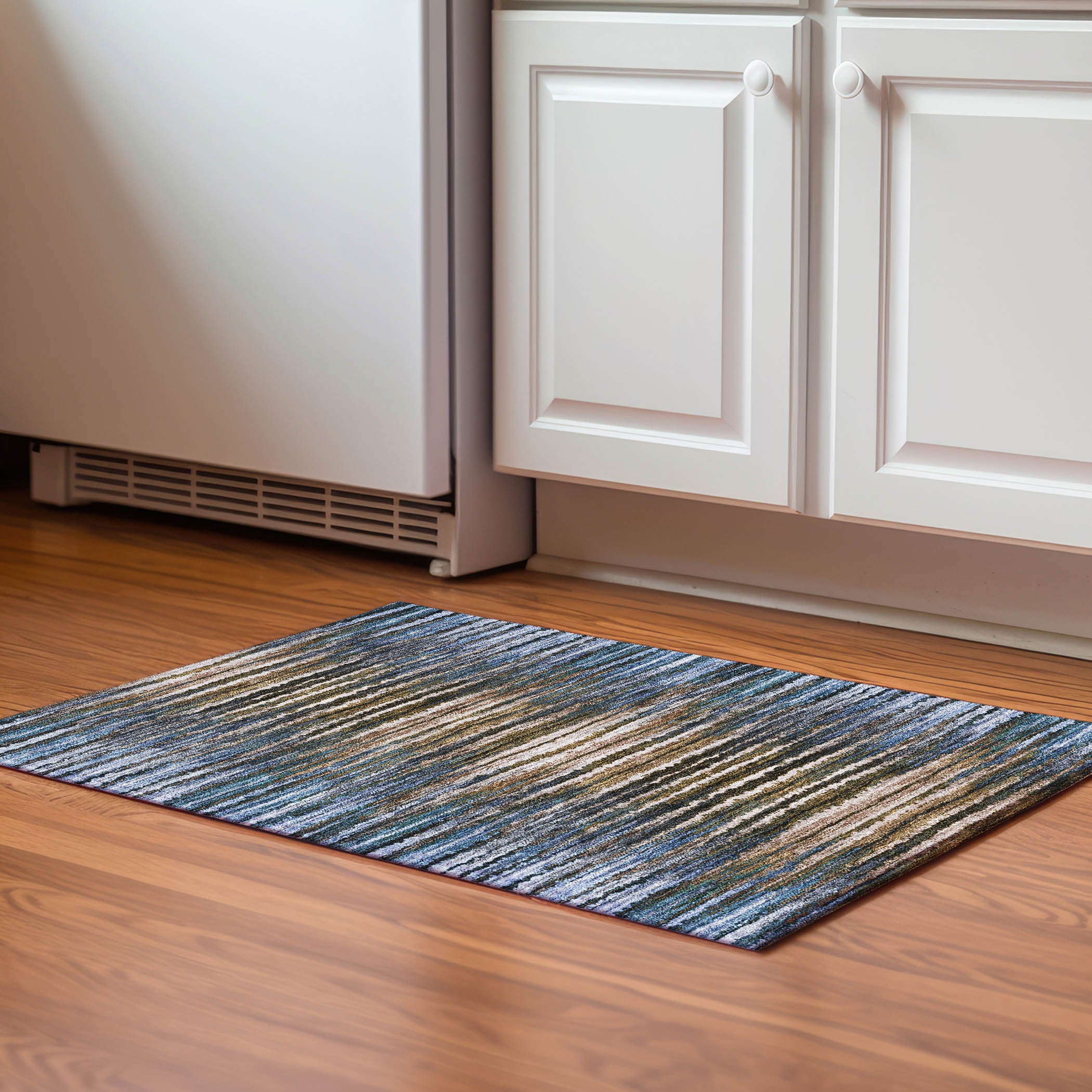 Antigua Machine Washable Traditional Blue Rug 1'8" x 2'6" #shape_Rectangle