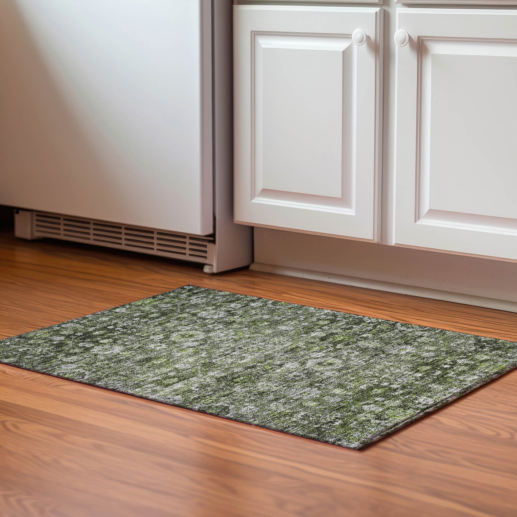 Siena Machine Washable Traditional Green Rug 1'8" x 2'6" #shape_Rectangle