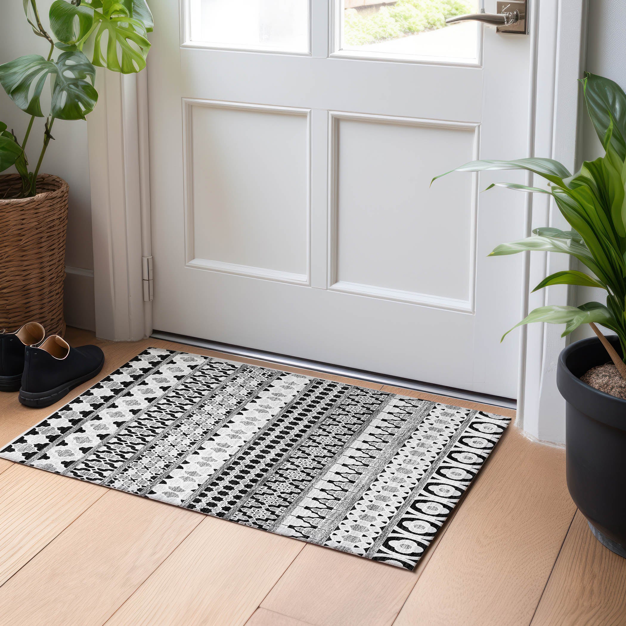 Sarajevo Machine Washable Transitional Black Rug 1'8" x 2'6" #shape_Rectangle