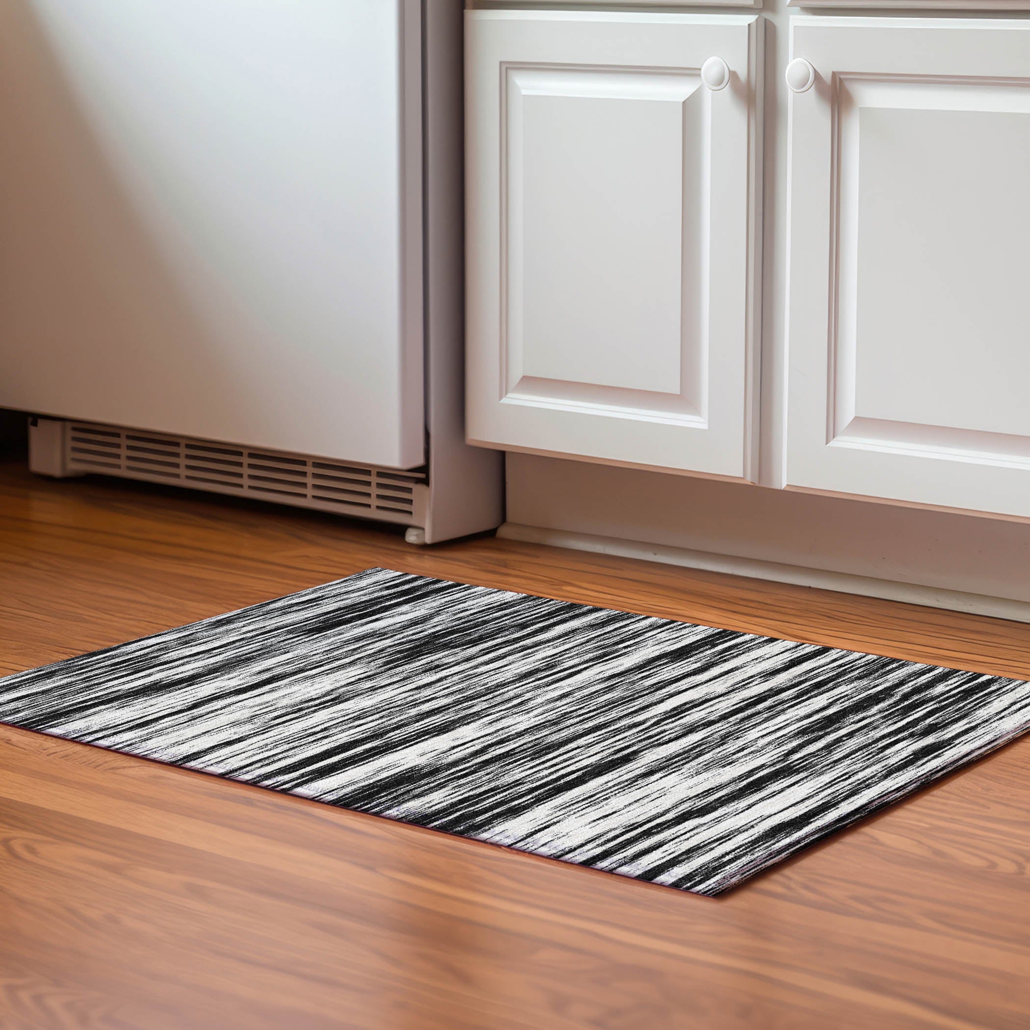 Montevideo Machine Washable Transitional Black Rug 1'8" x 2'6" #shape_Rectangle