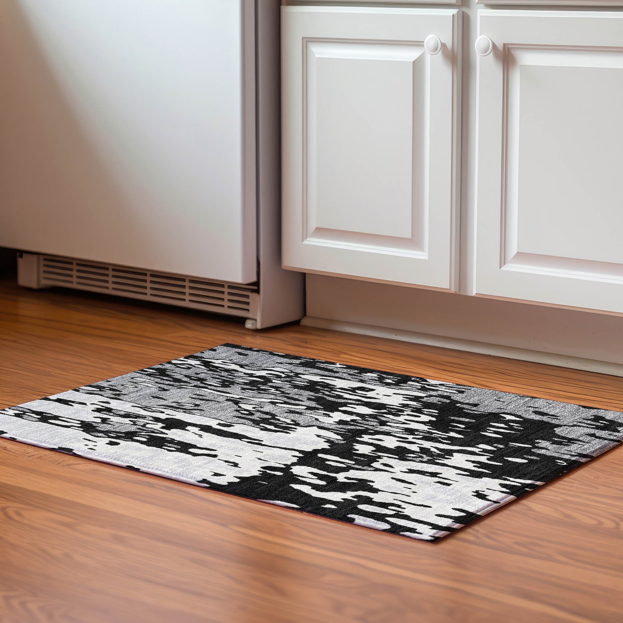 Seoul Machine Washable Transitional Black Rug 1'8" x 2'6" #shape_Rectangle