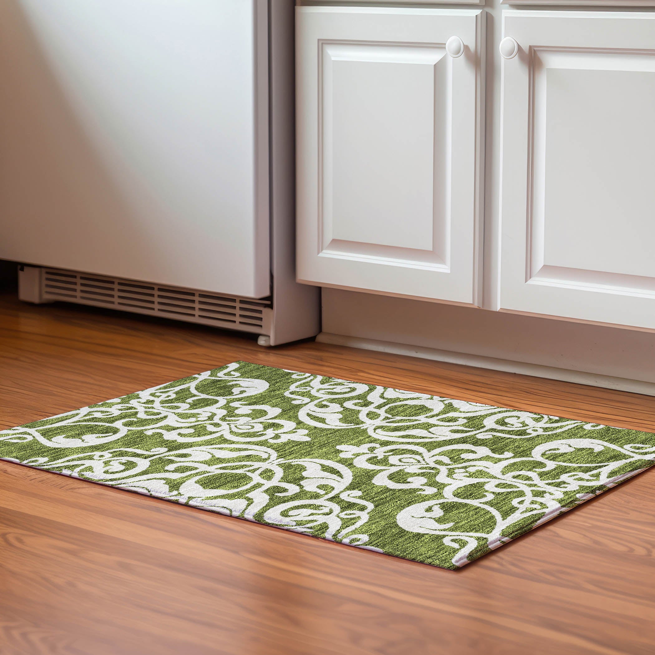Lisbon Machine Washable Transitional Green Rug 1'8" x 2'6" #shape_Rectangle