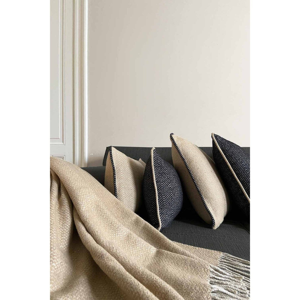 Recycled Wool Blend Cushion Telluride 50cm Beige/Black 2