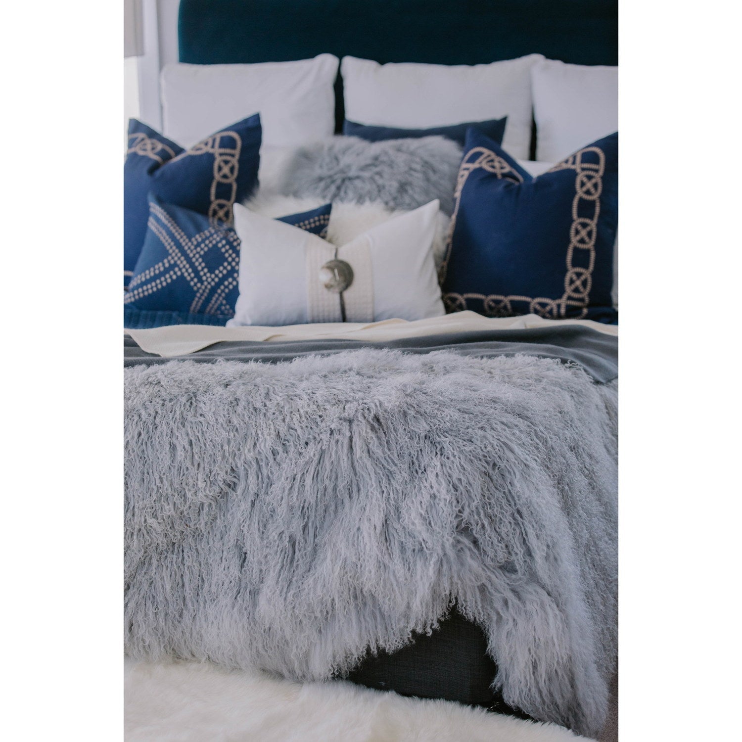 Throw LW Tibetan Tibetan Lambskin Dove 3