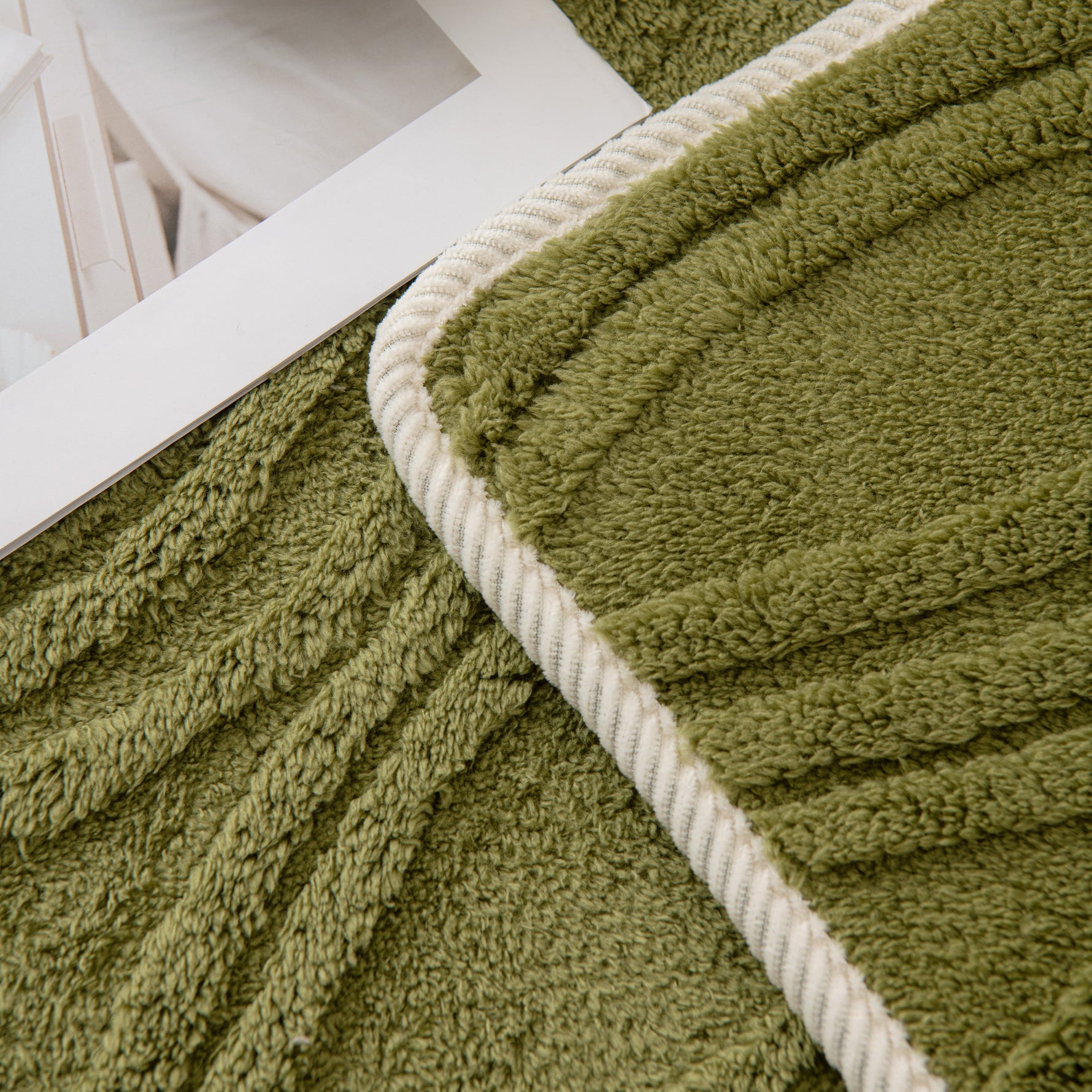 Winter Thickened Non-slip Blanket, Three-Dimensional Embossed Cotton Velvet Sofa Cover