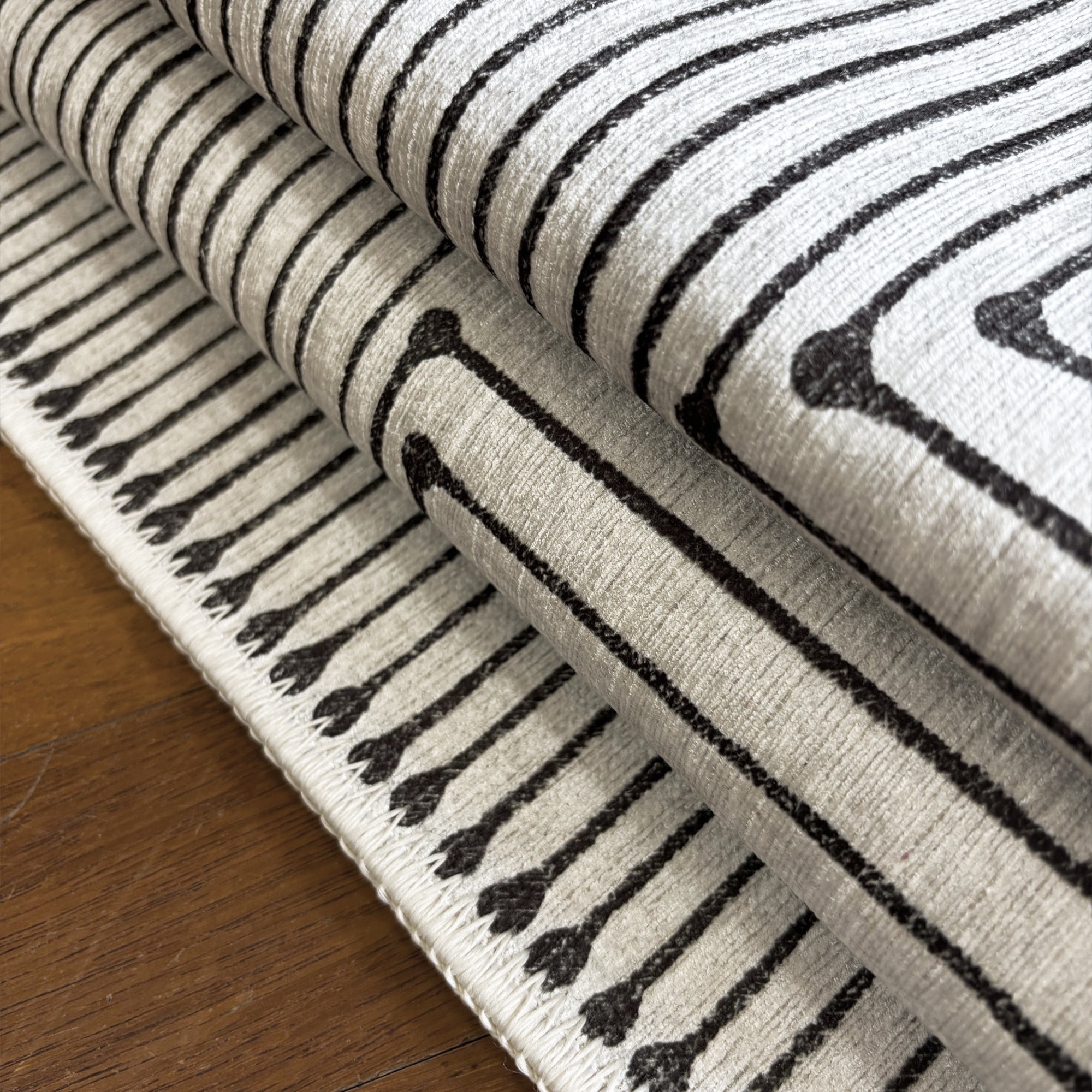 Ossa Machine Washable Area Rug