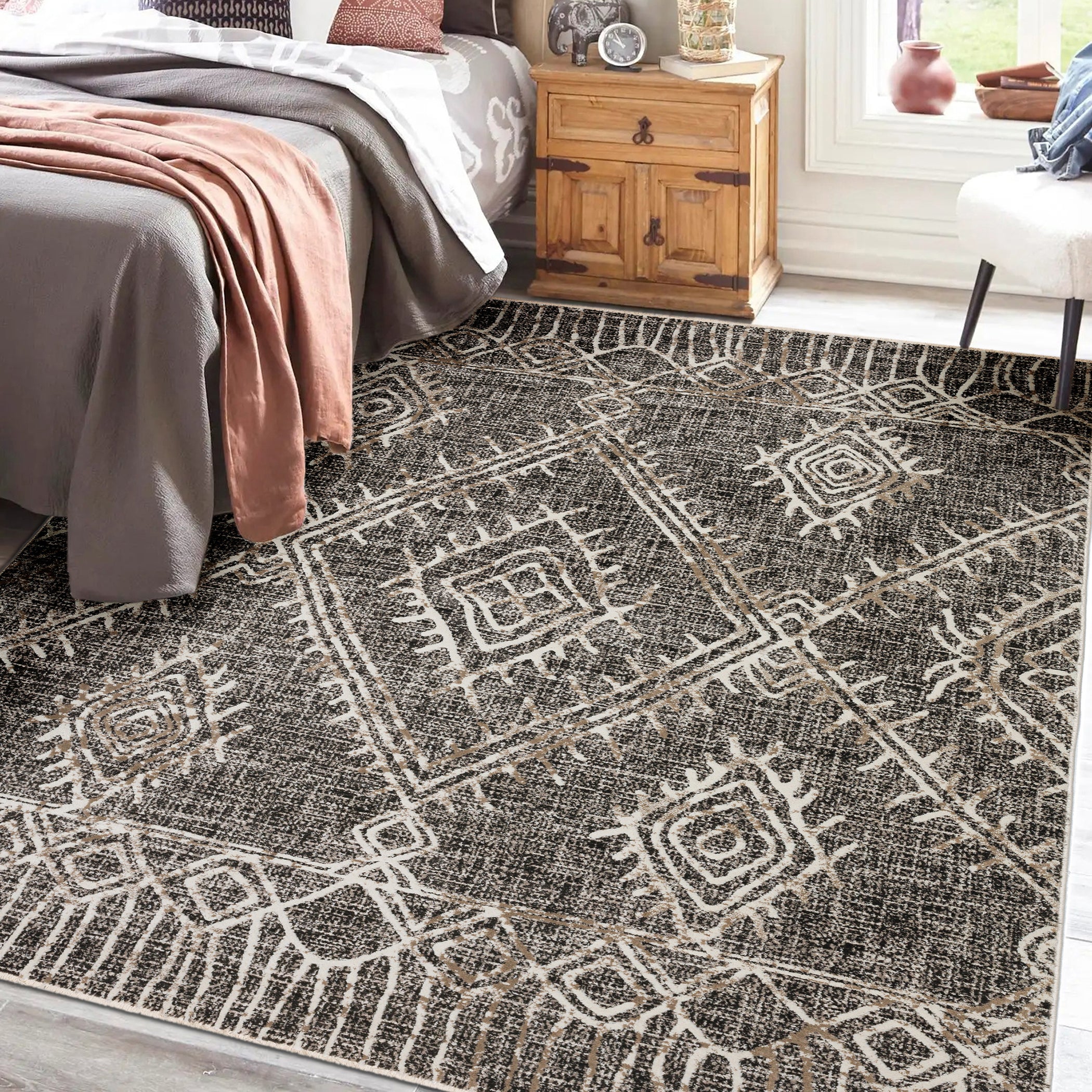 Transitional IZ1 Midnight Black Rug 3'3" x 5'3" #shape_Rectangle