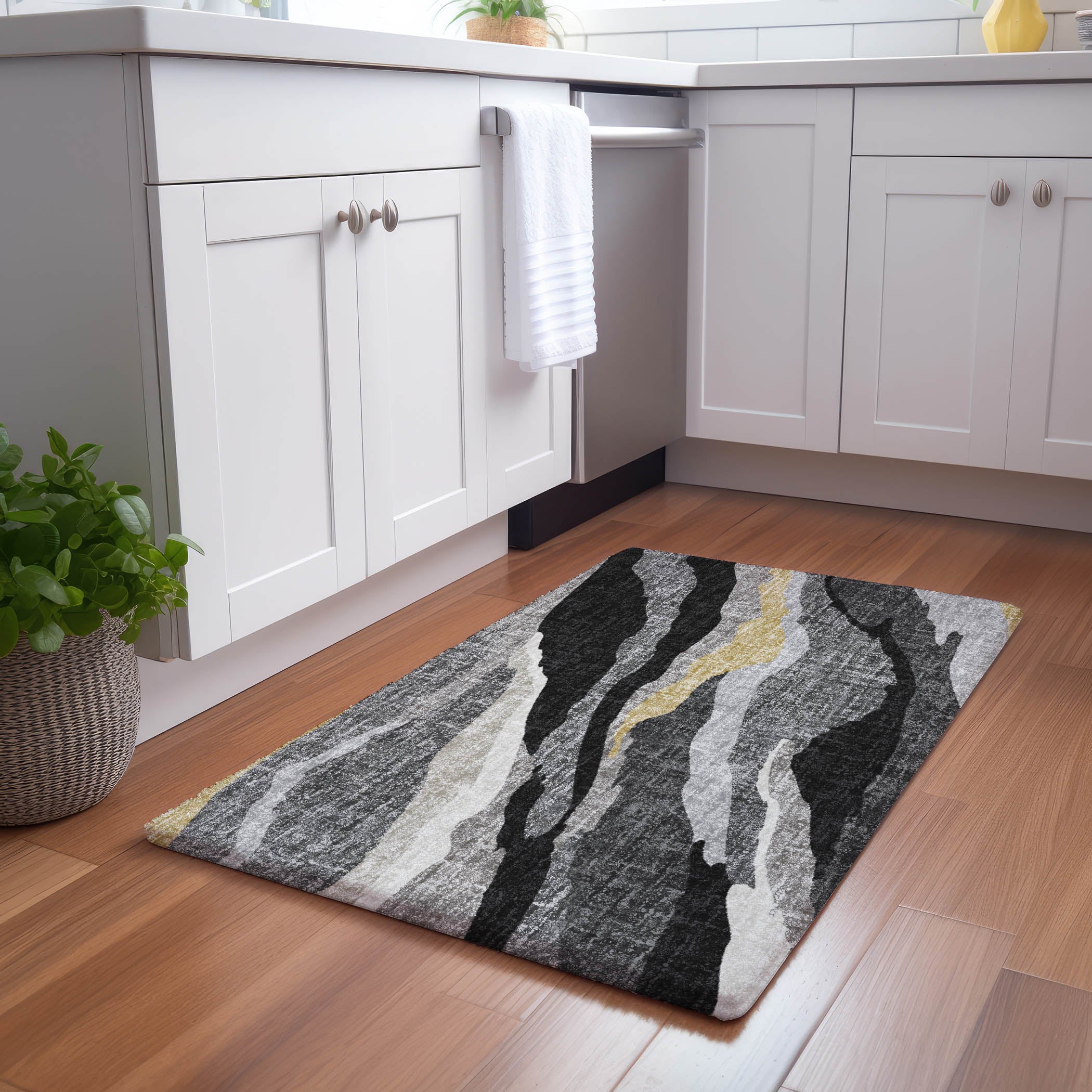 Luxury Washable Transitional LN4 Black Rug 1'8" x 2'6" #shape_Rectangle