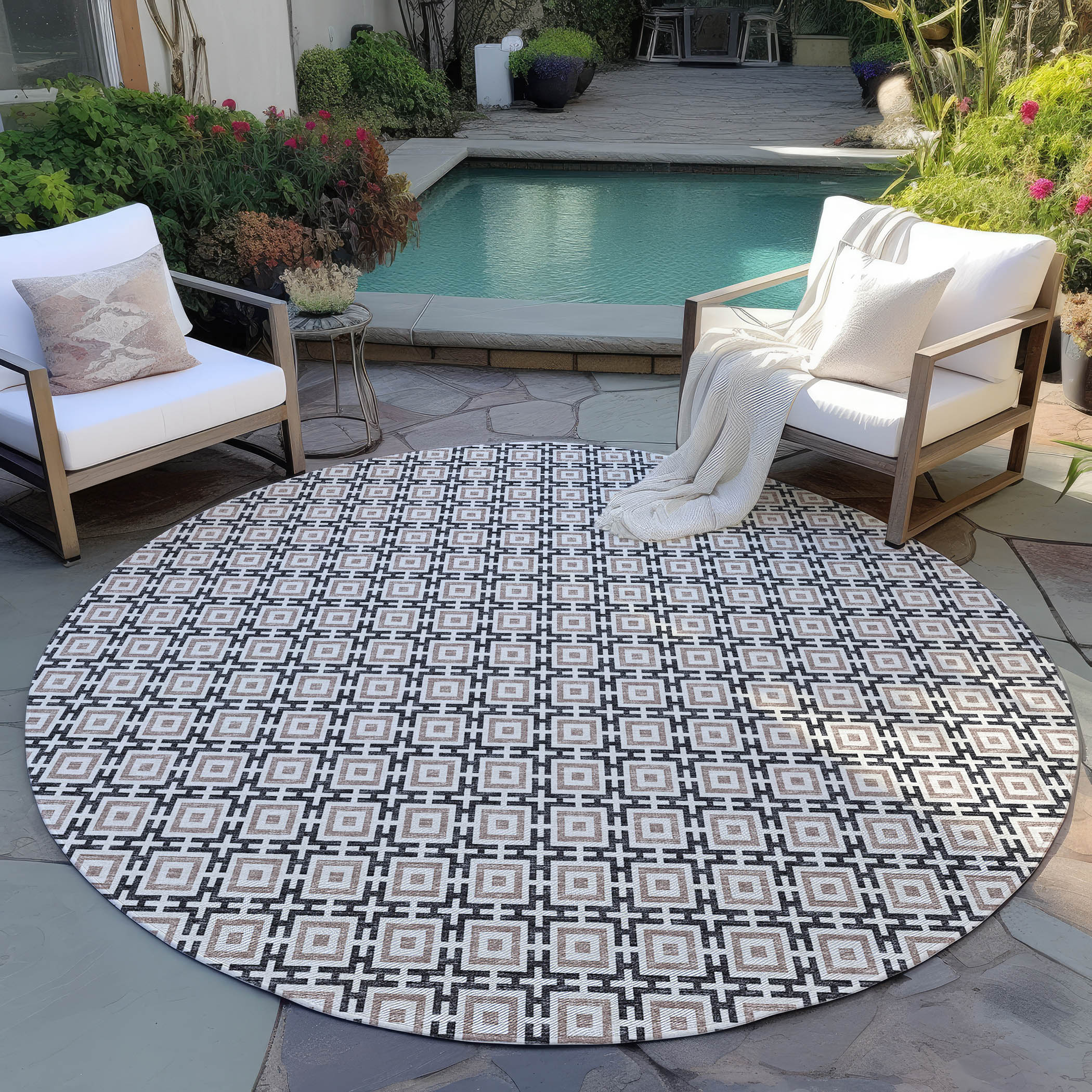 Luxury Machine Washable Indoor/Outdoor Transitional MO1 Black Rug 4' x 4' #shape_Round