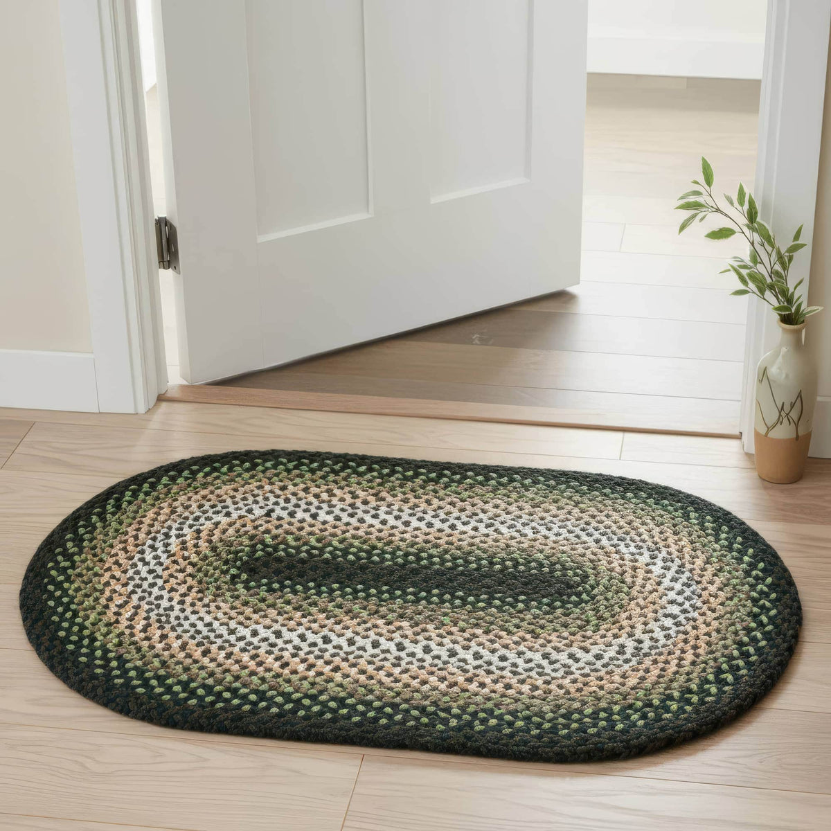 Green Plymouth Collection braided rug 2' x 3' Oval #size_2' x 3' Oval