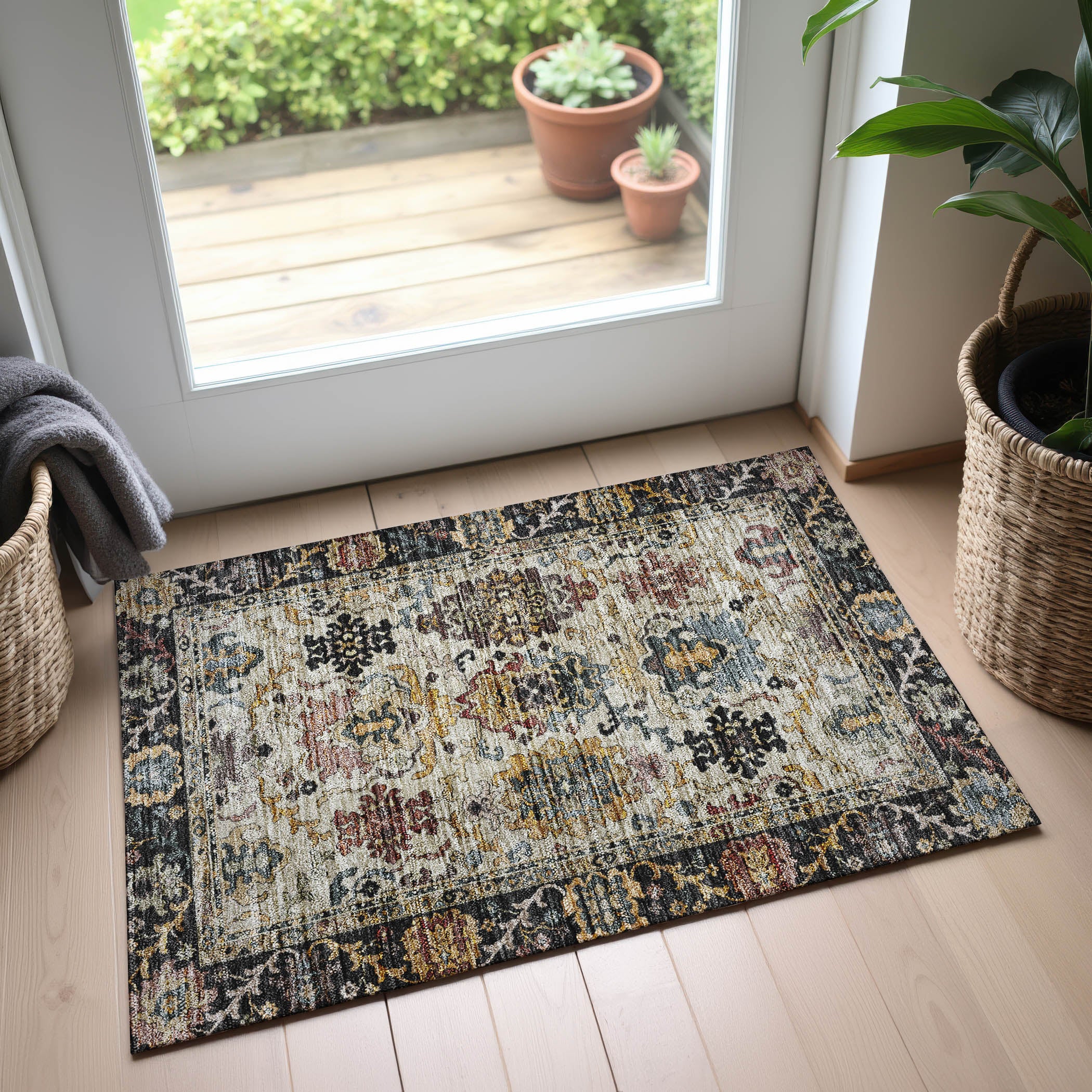 Indoor/Outdoor Traditional SR5 Black Rug 1'8" x 2'6" #shape_Rectangle