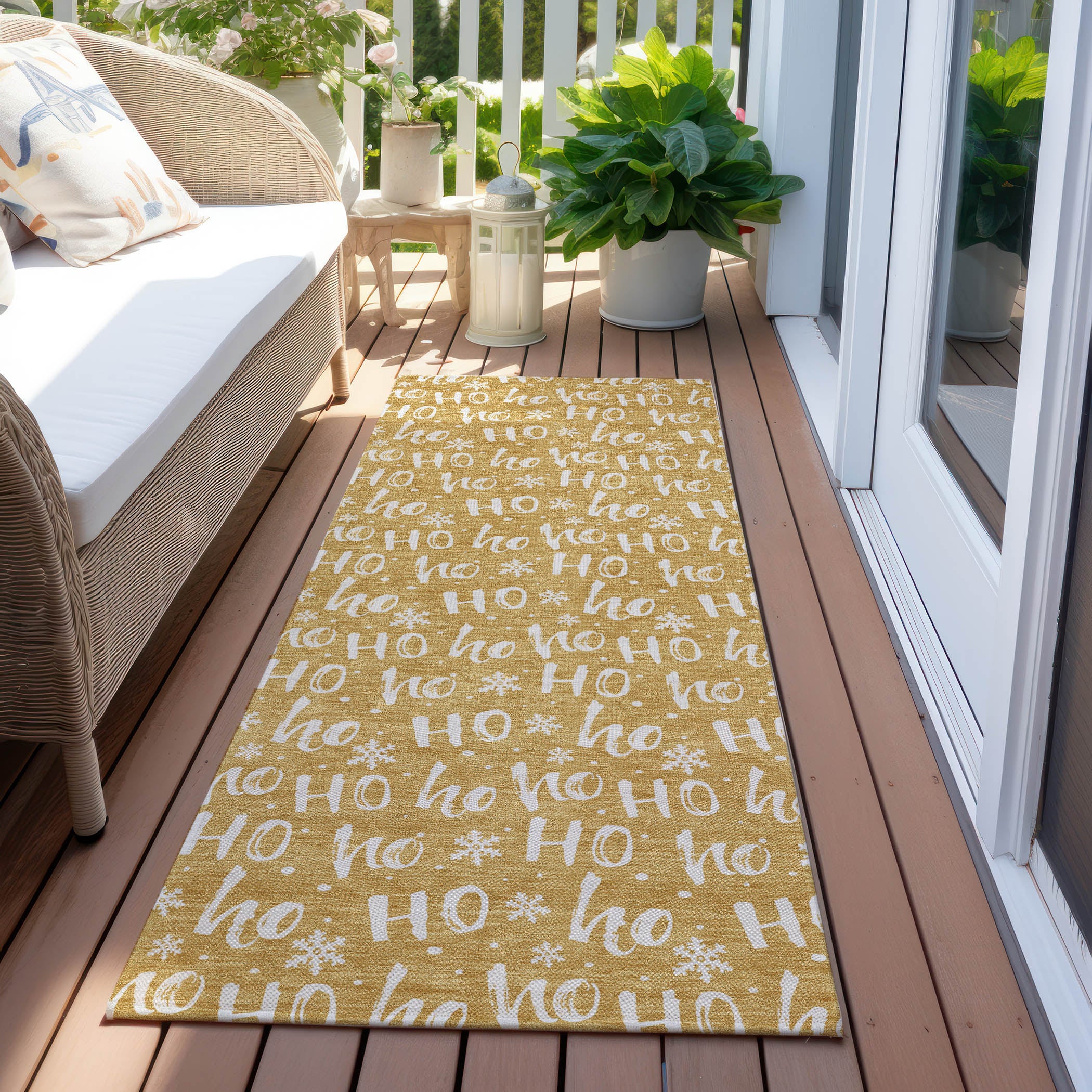 Luxury Machine Washable Indoor/Outdoor Holiday WN22 Gold Rug 2'3" x 7'6" #shape_Runner