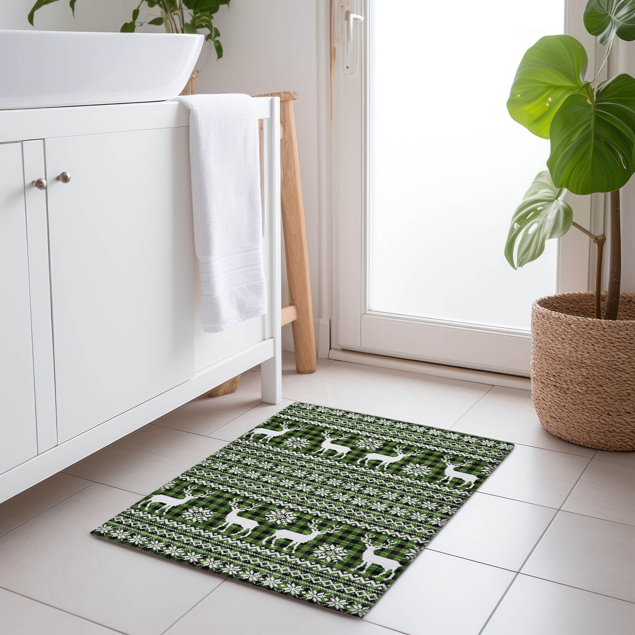 Luxury Machine Washable Indoor/Outdoor Holiday WN28 Cactus Green Rug 1'8" x 2'6" #shape_Rectangle