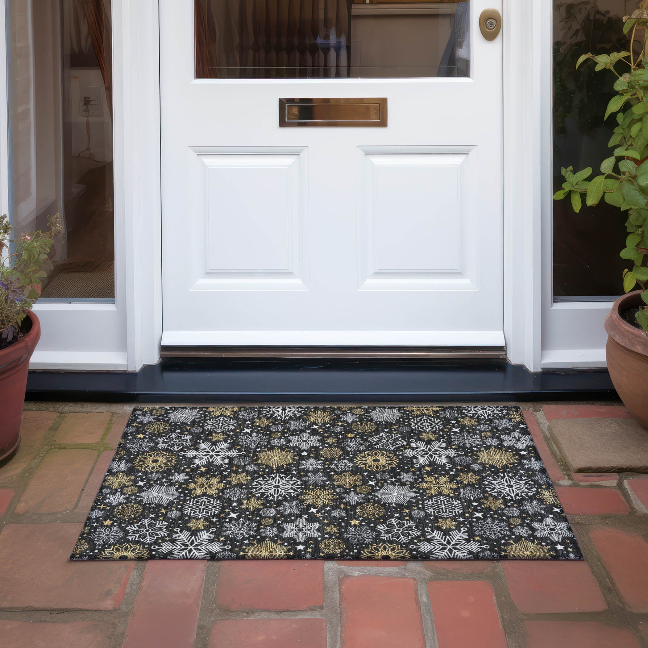 Luxury Machine Washable Indoor/Outdoor Holiday WN31 Black Rug 1'8" x 2'6" #shape_Rectangle