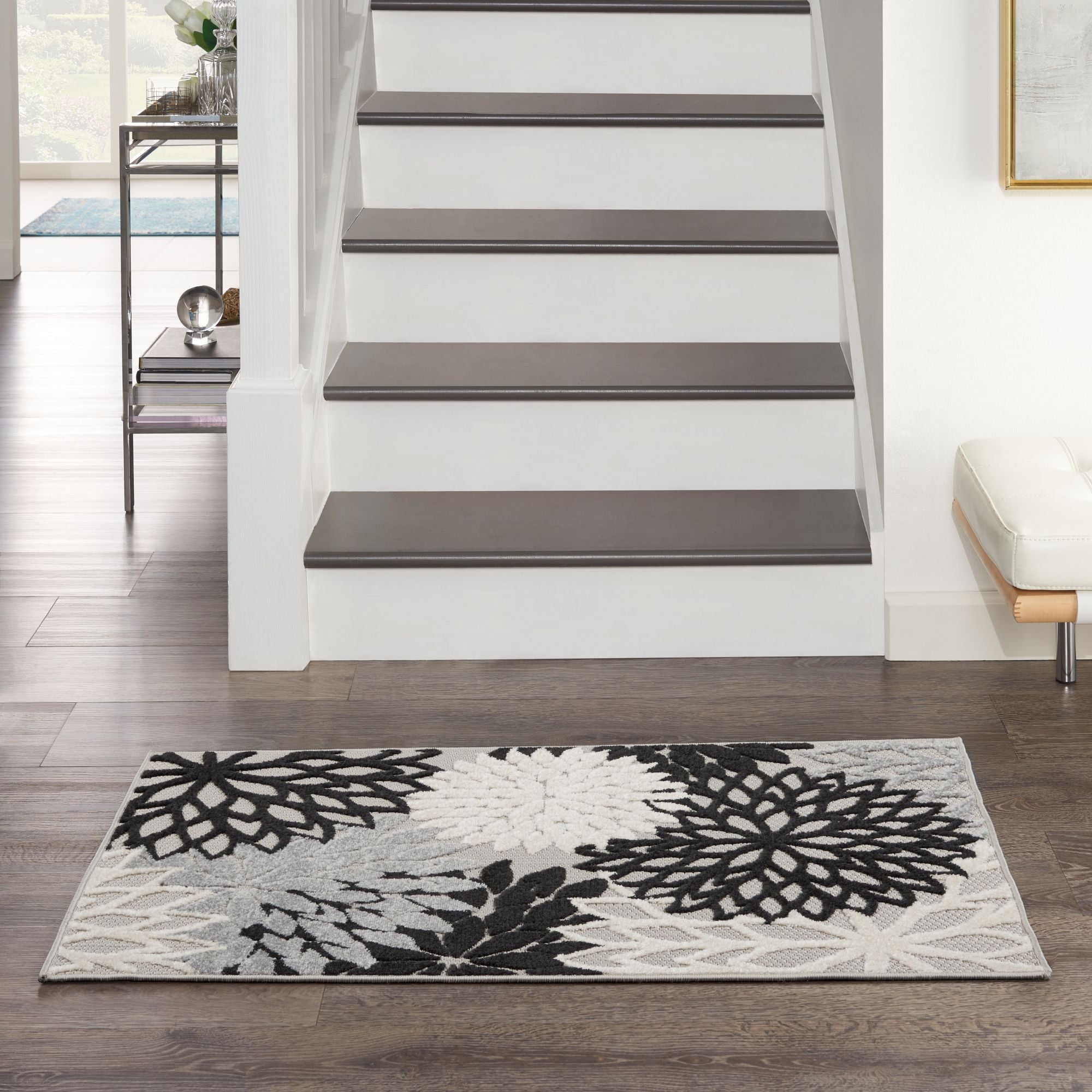 Black White Tropical Indoor-Outdoor Black White Area Rug