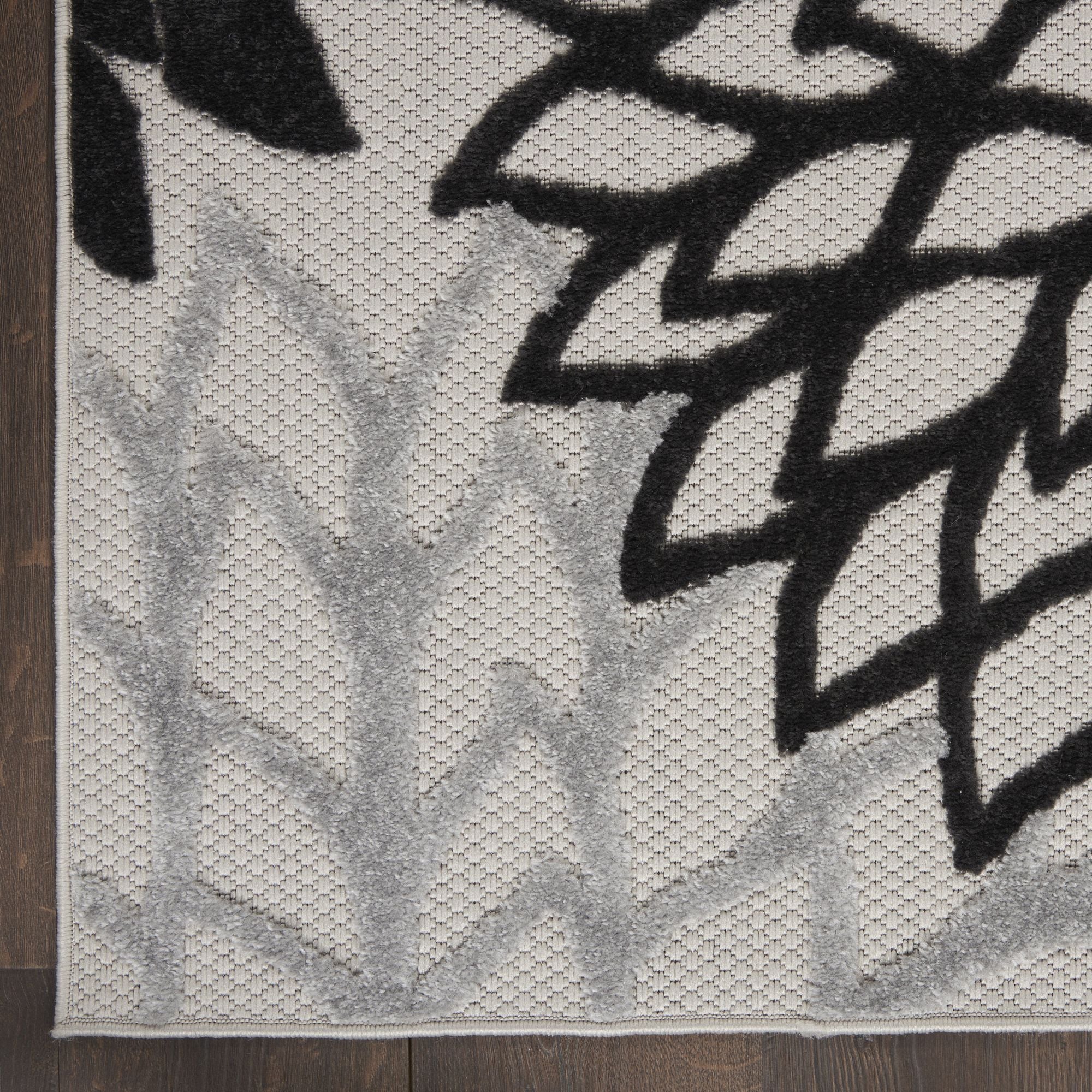 Black White Tropical Indoor-Outdoor Black White Area Rug