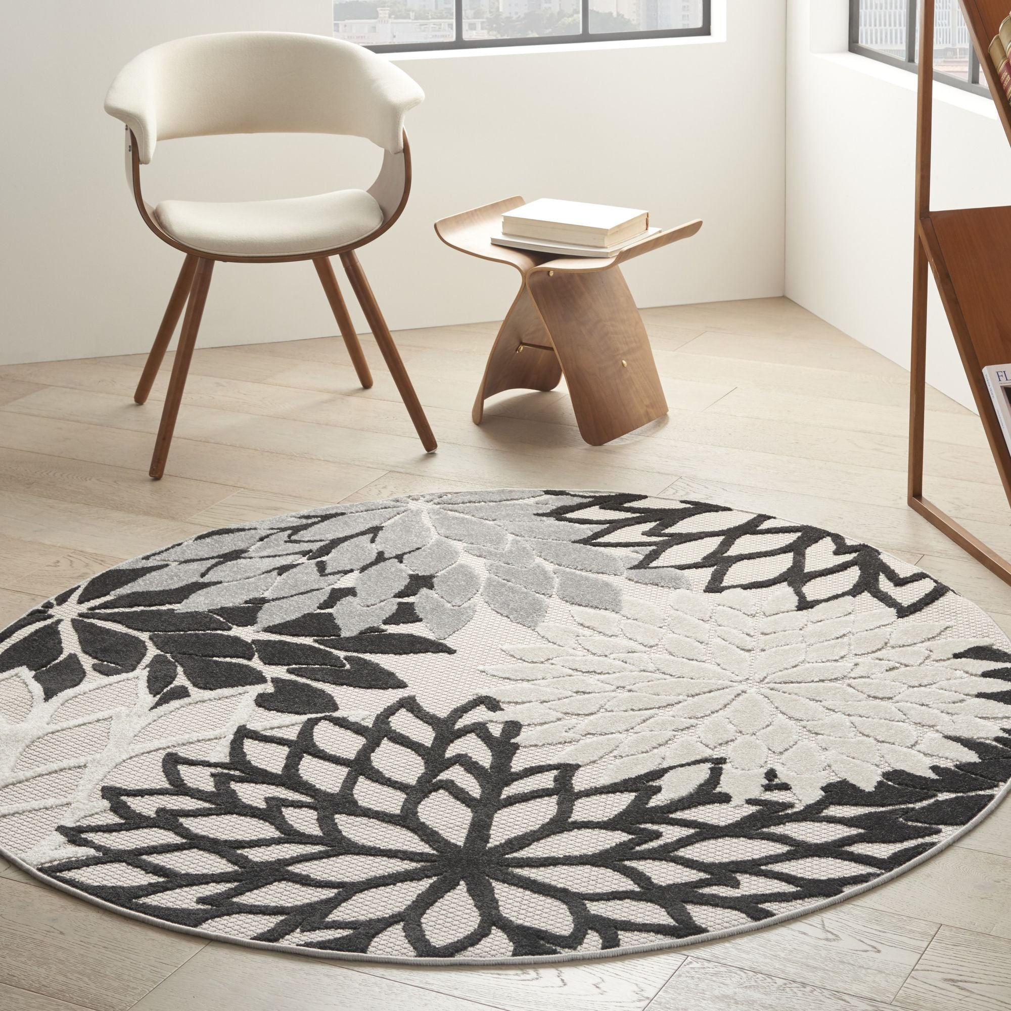 Black White Tropical Indoor-Outdoor Black White Area Rug